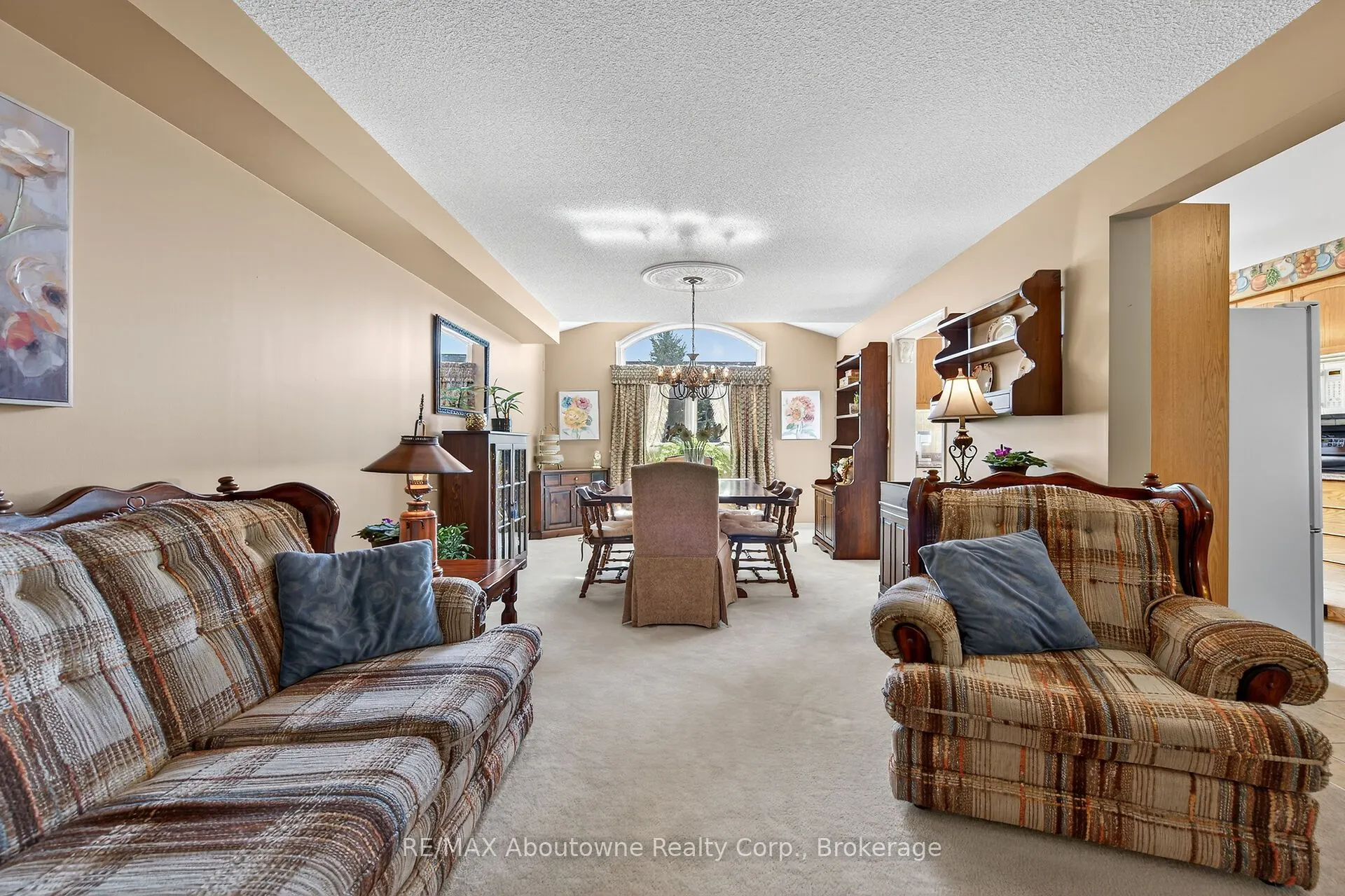31 Elderberry Avenue