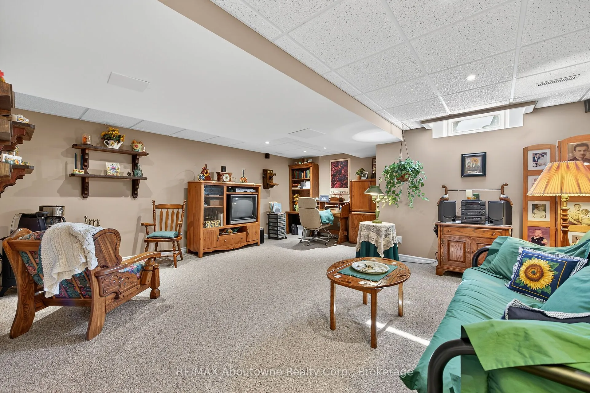 31 Elderberry Avenue