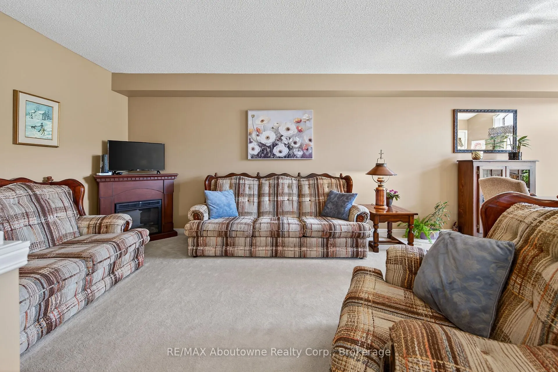 31 Elderberry Avenue