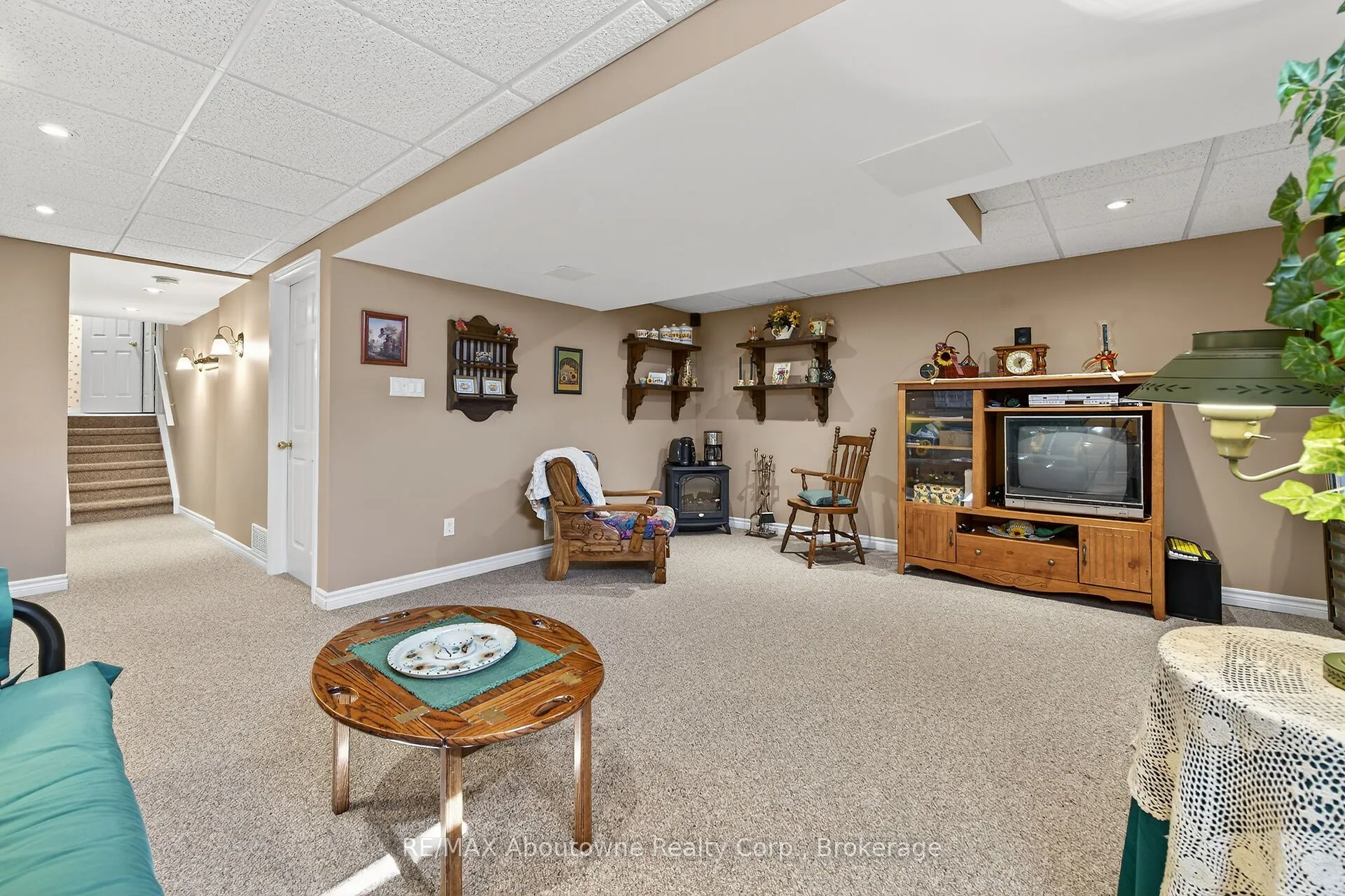 31 Elderberry Avenue