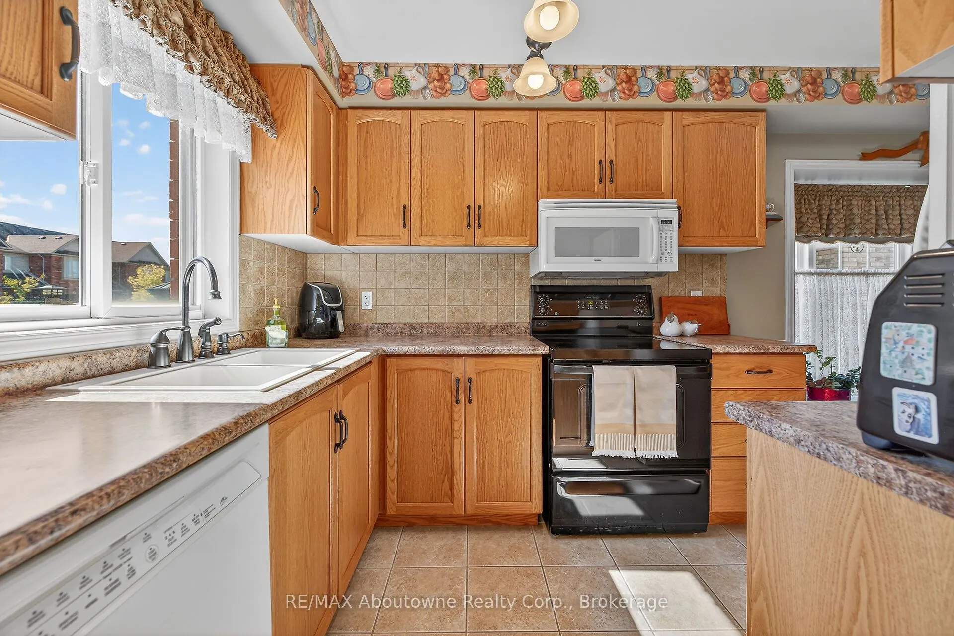 31 Elderberry Avenue