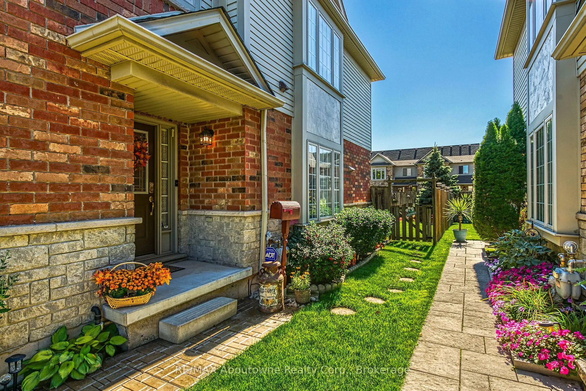 31 Elderberry Avenue