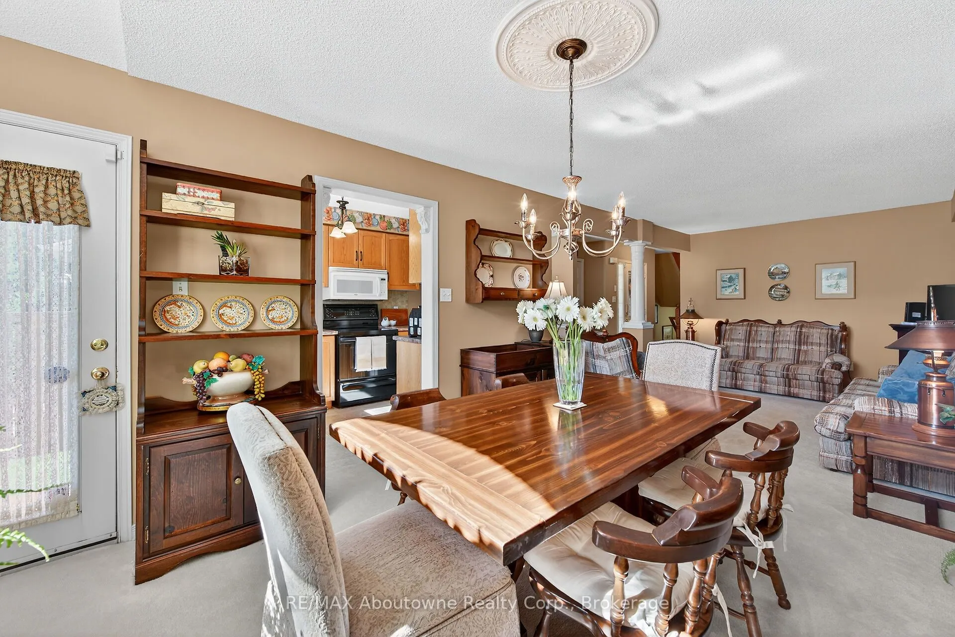 31 Elderberry Avenue