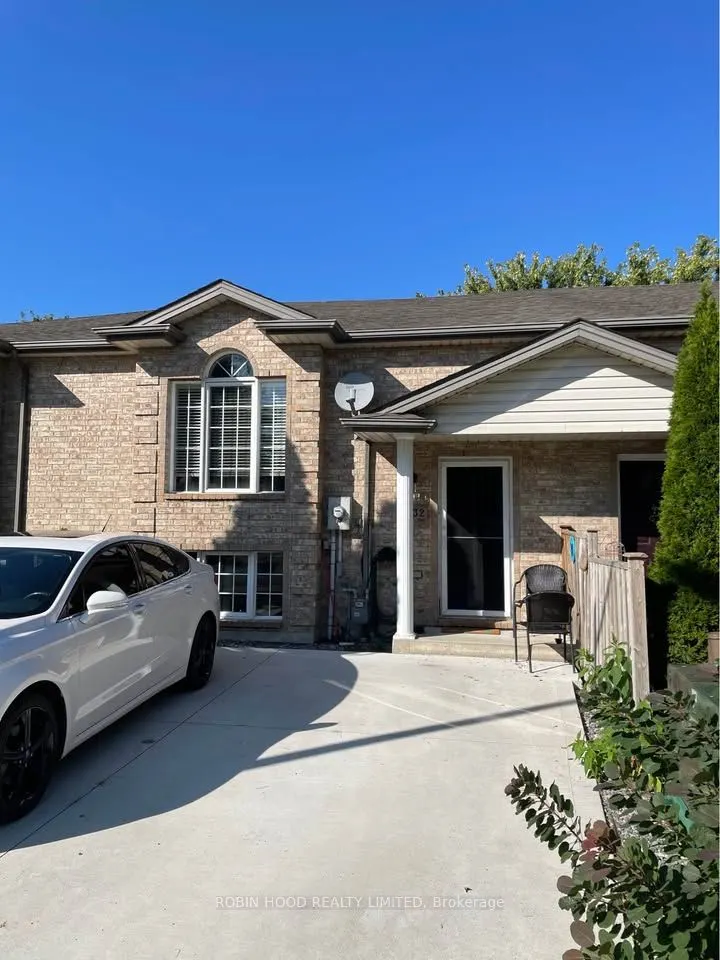 1032 King Richard Court