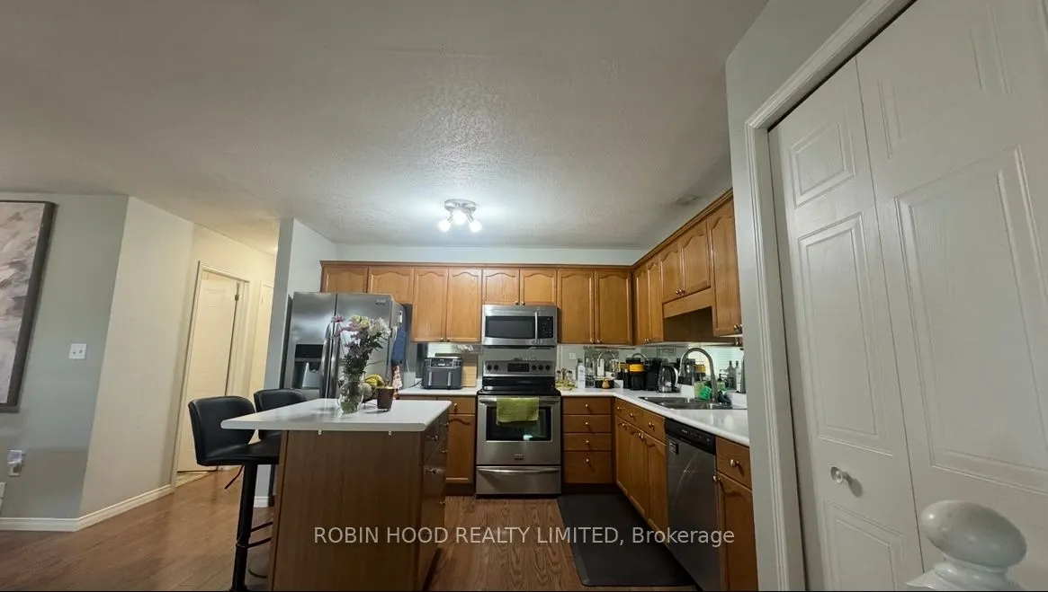 1032 King Richard Court