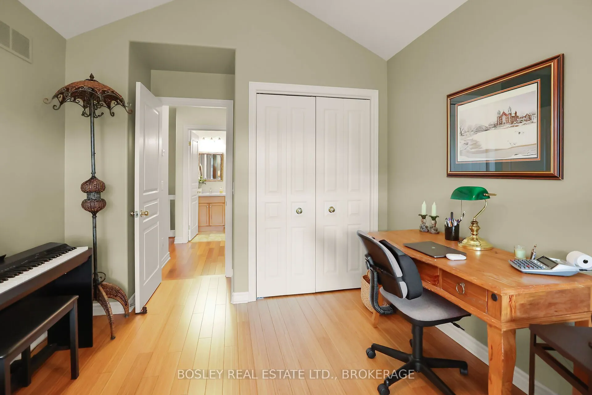 21 Loretta Drive W, #3