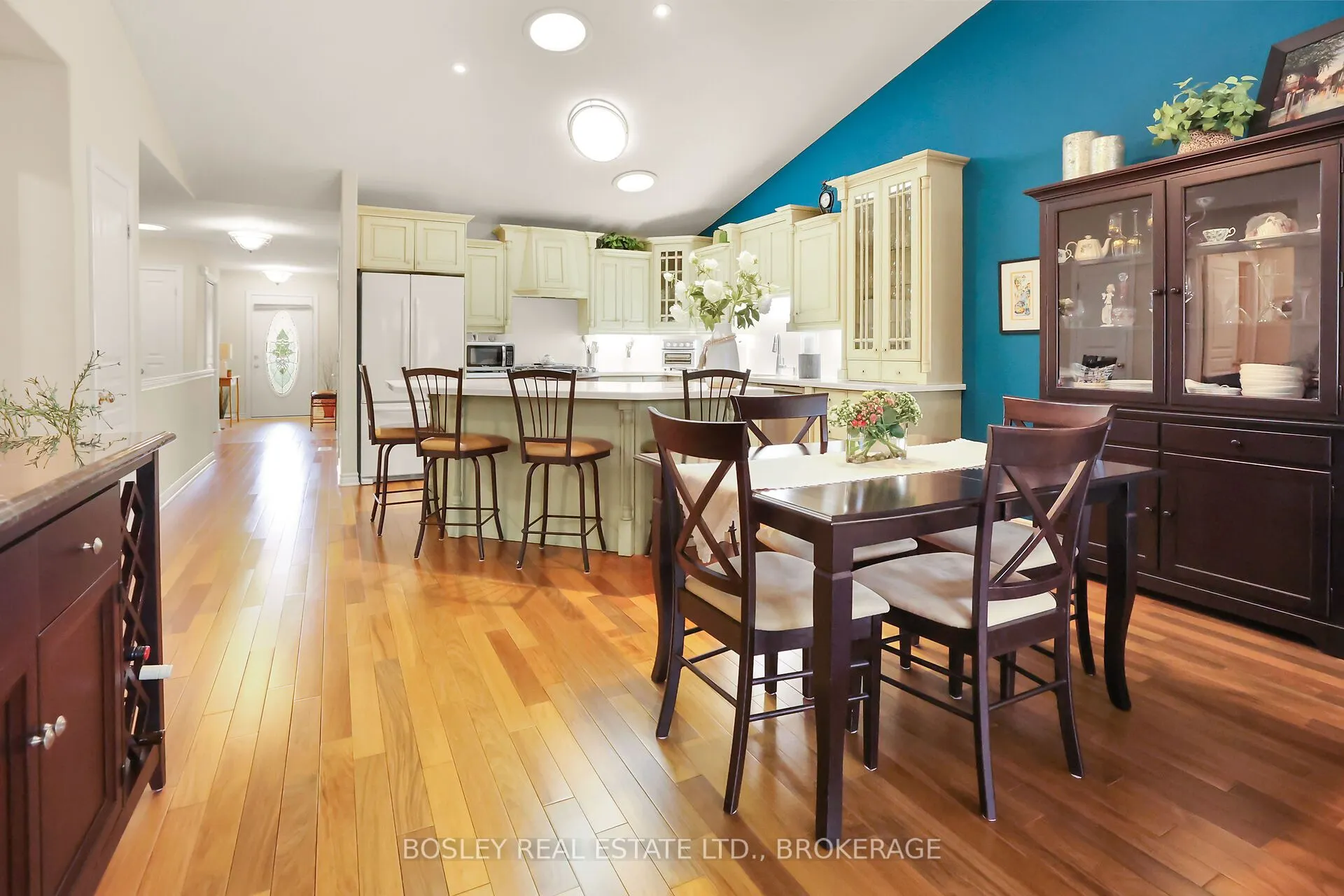 21 Loretta Drive W, #3
