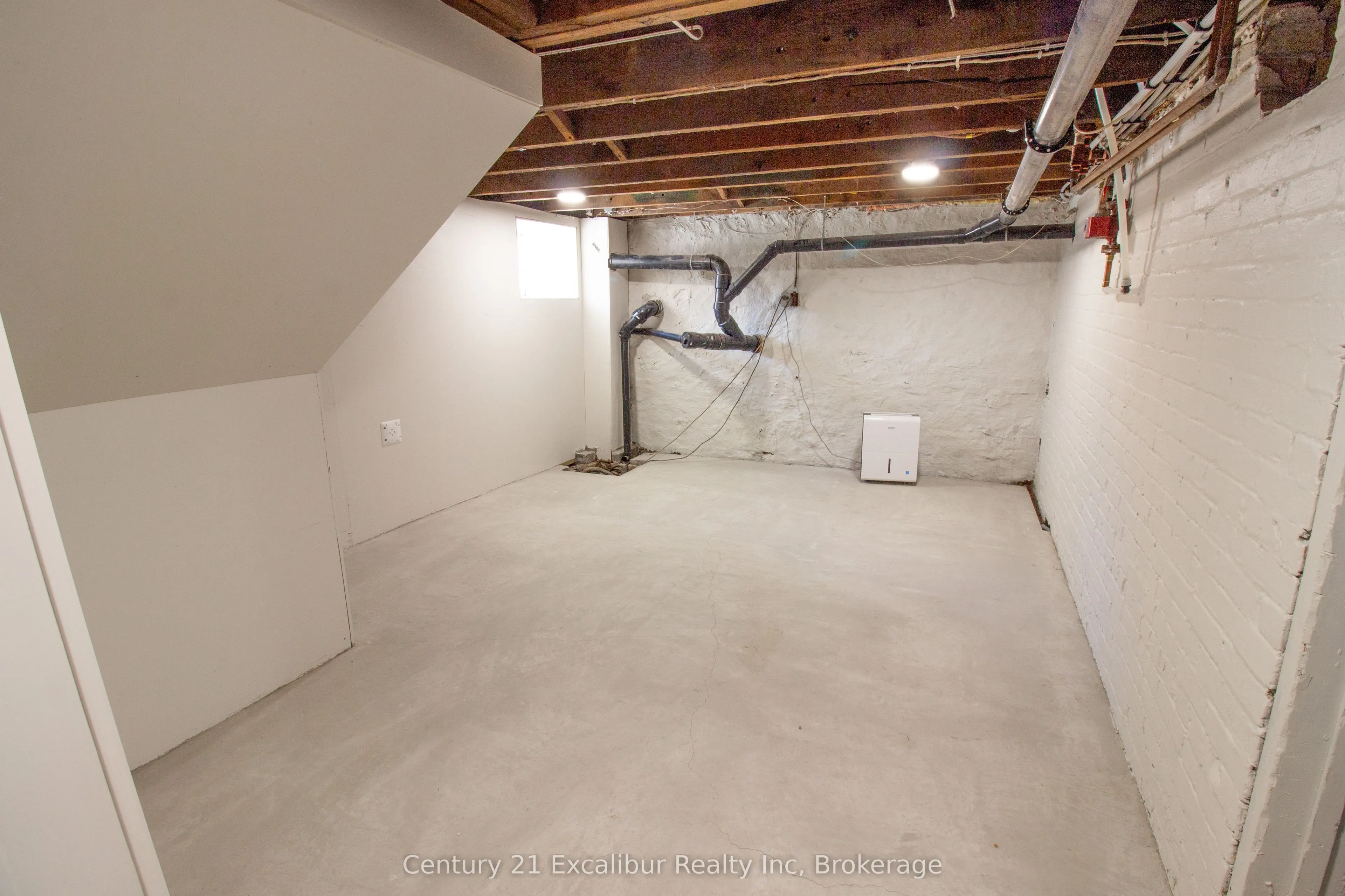 445 St David Street N