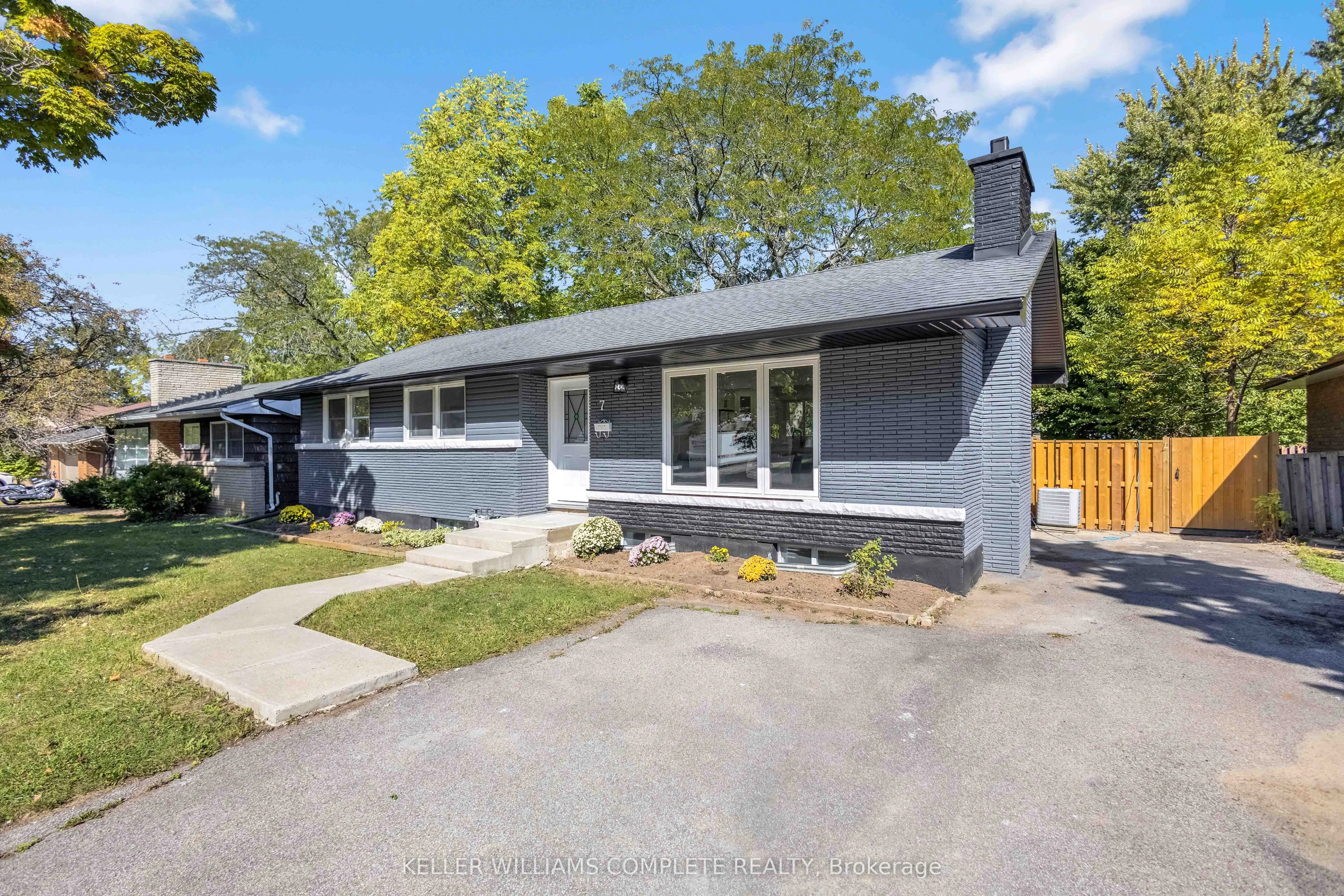 7 SWAN Drive
