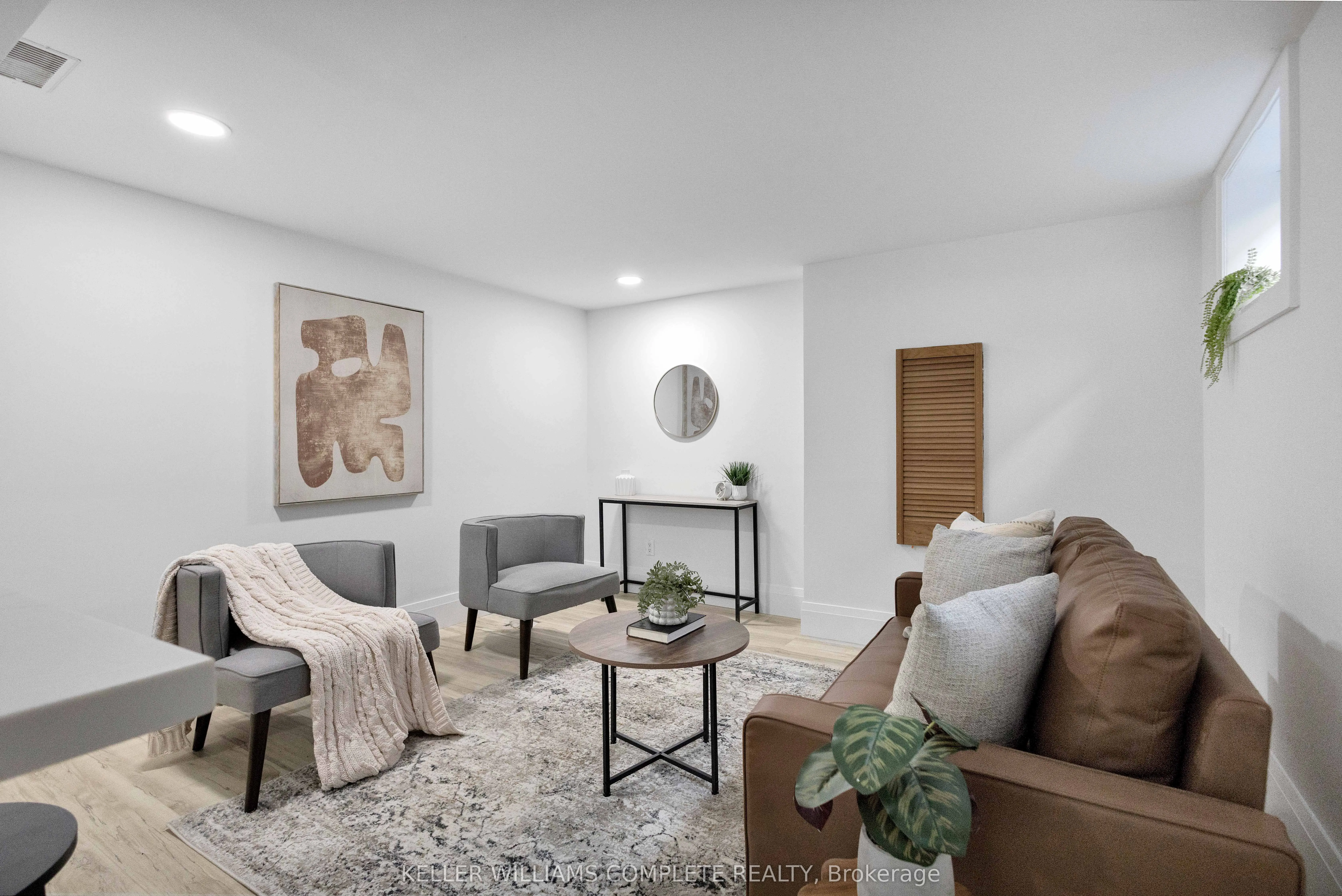 7 SWAN Drive