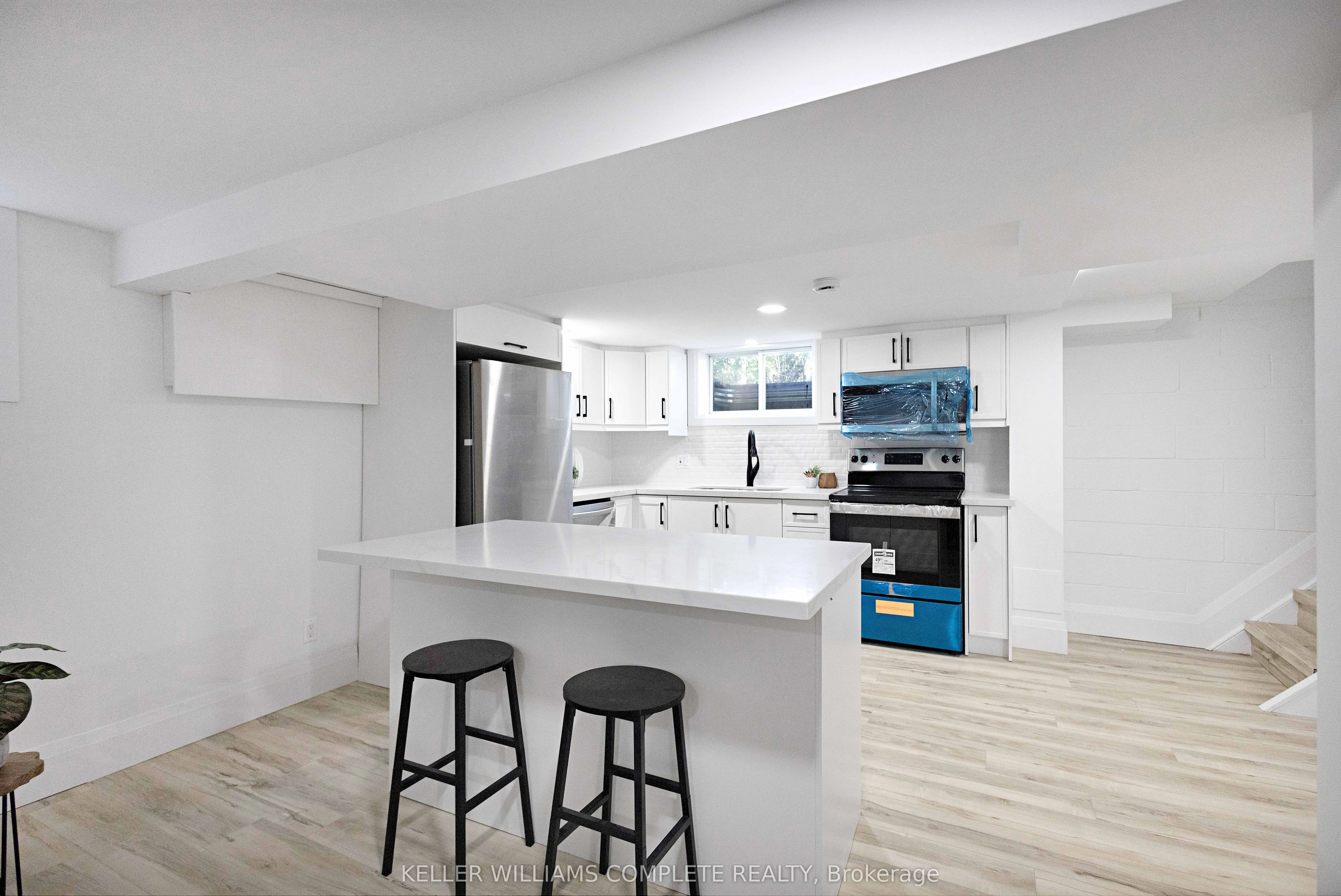 7 SWAN Drive