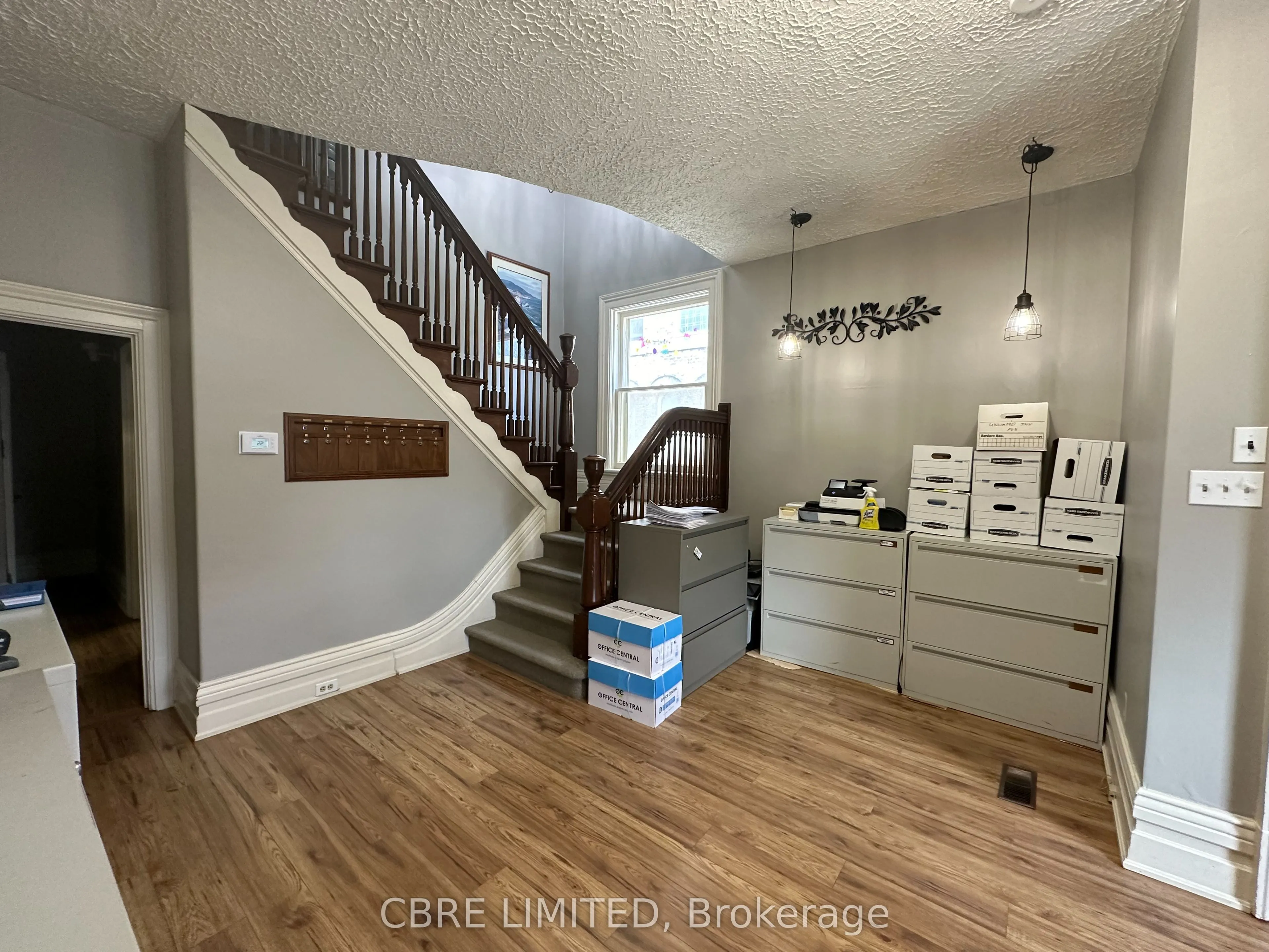 850 Dundas Street