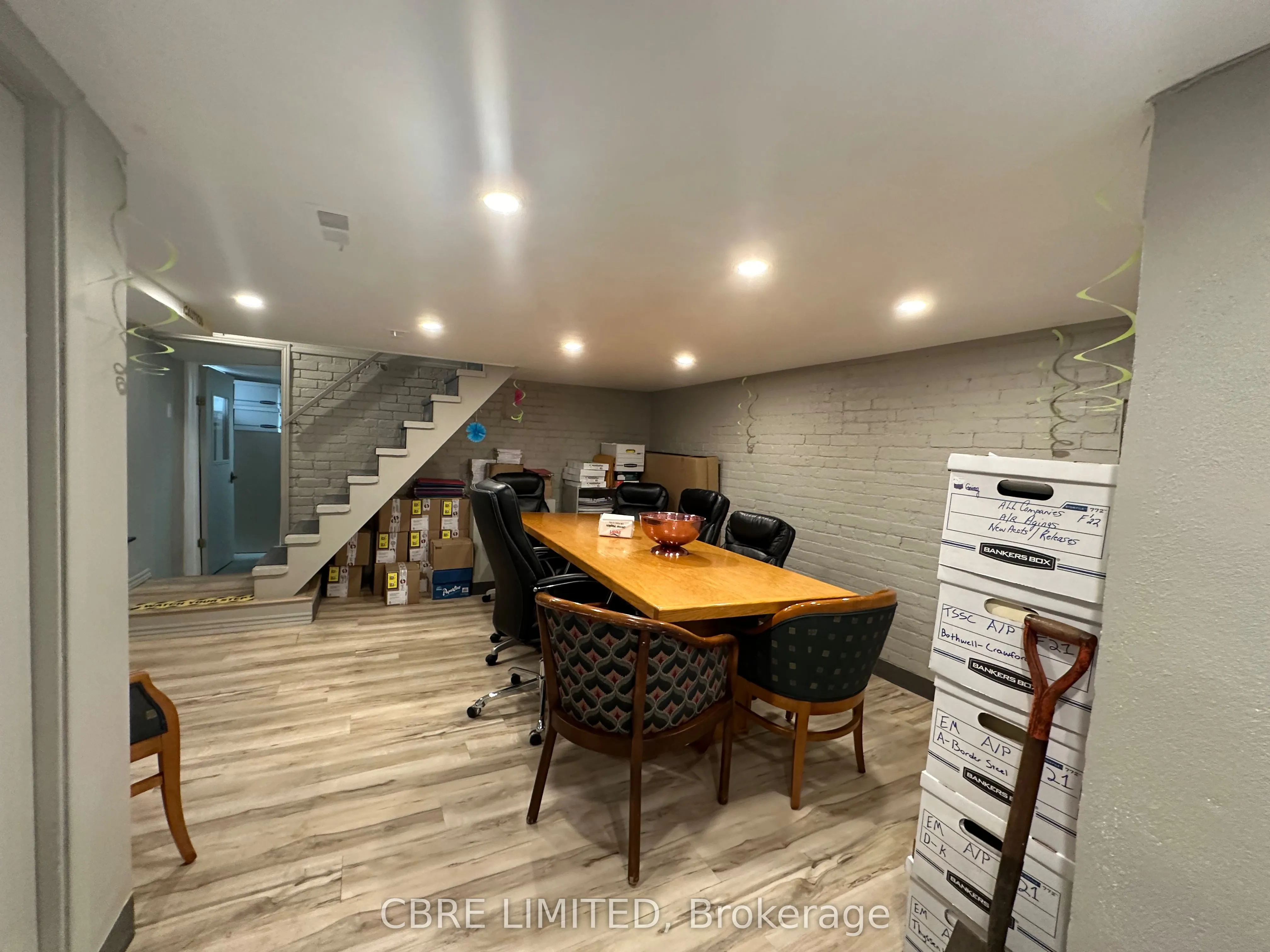 850 Dundas Street