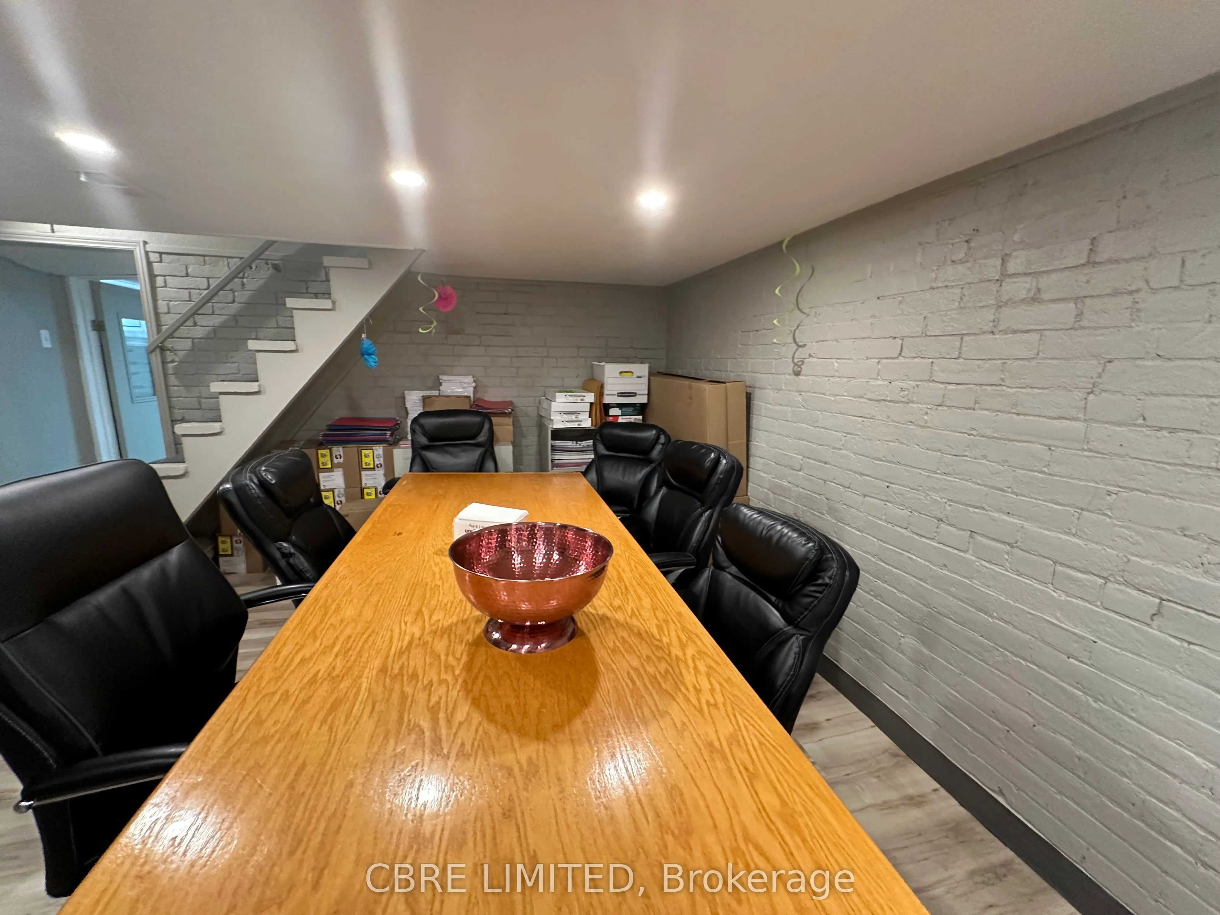 850 Dundas Street