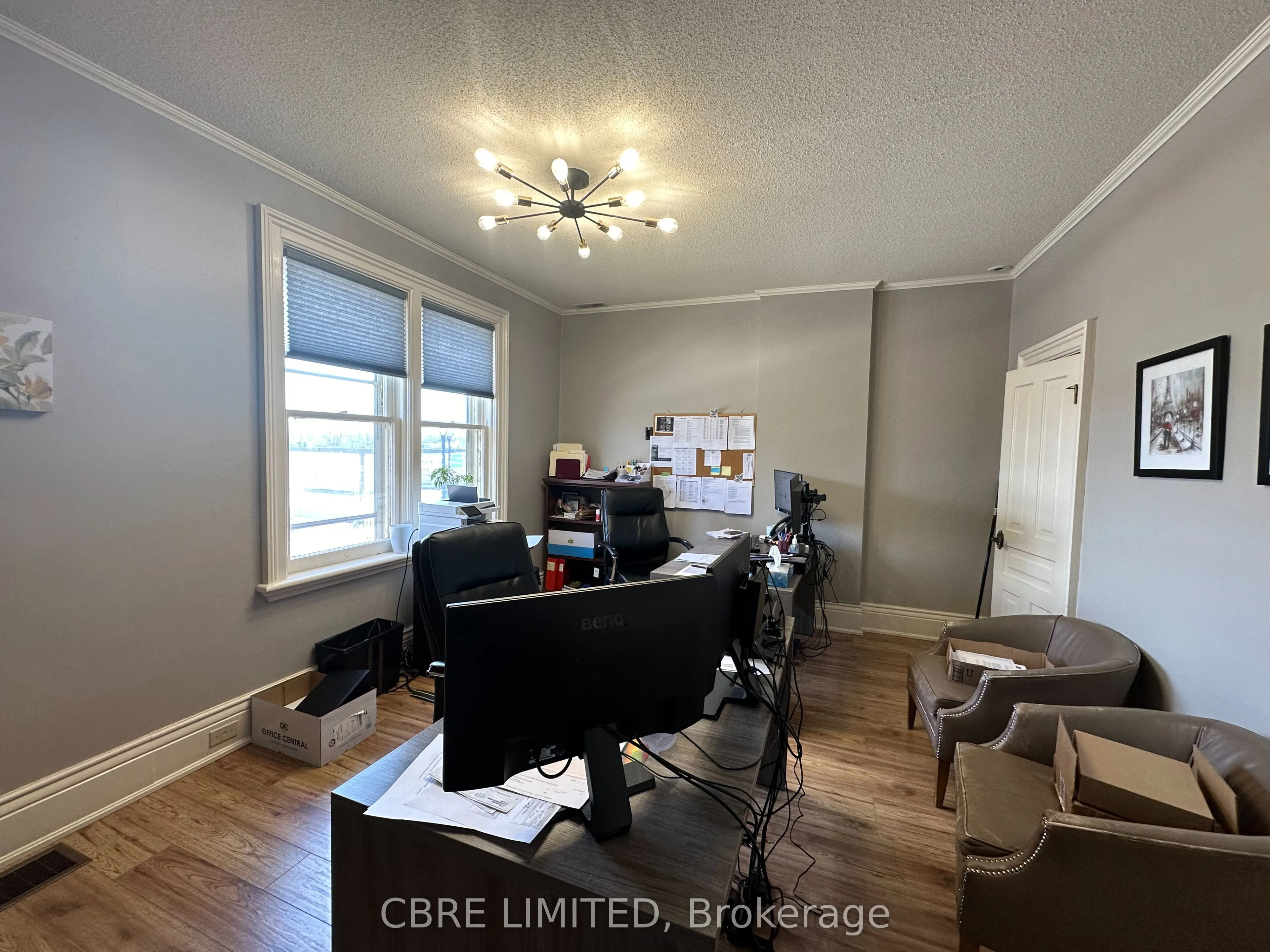 850 Dundas Street