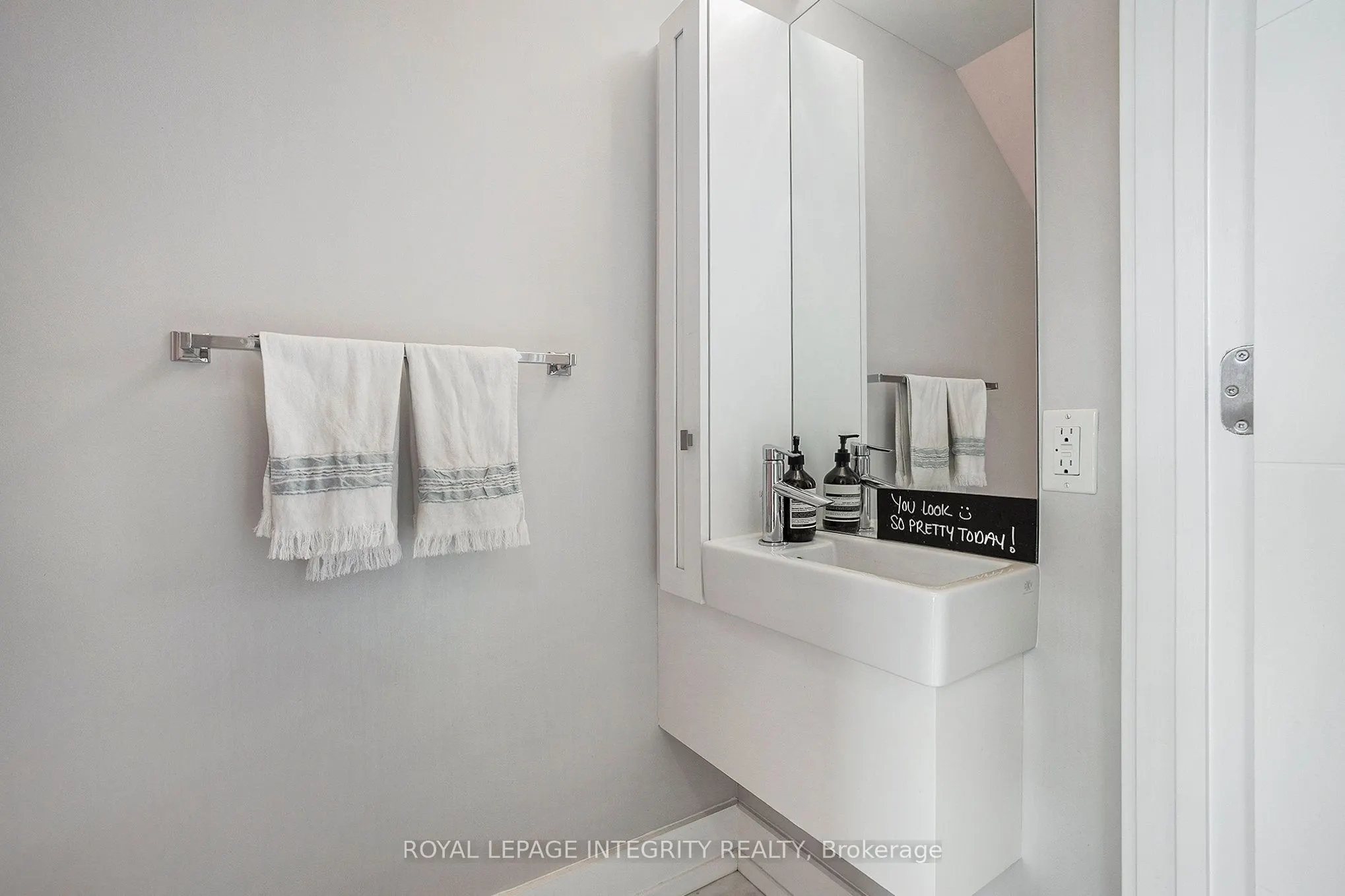 197 Lisgar Street, #212