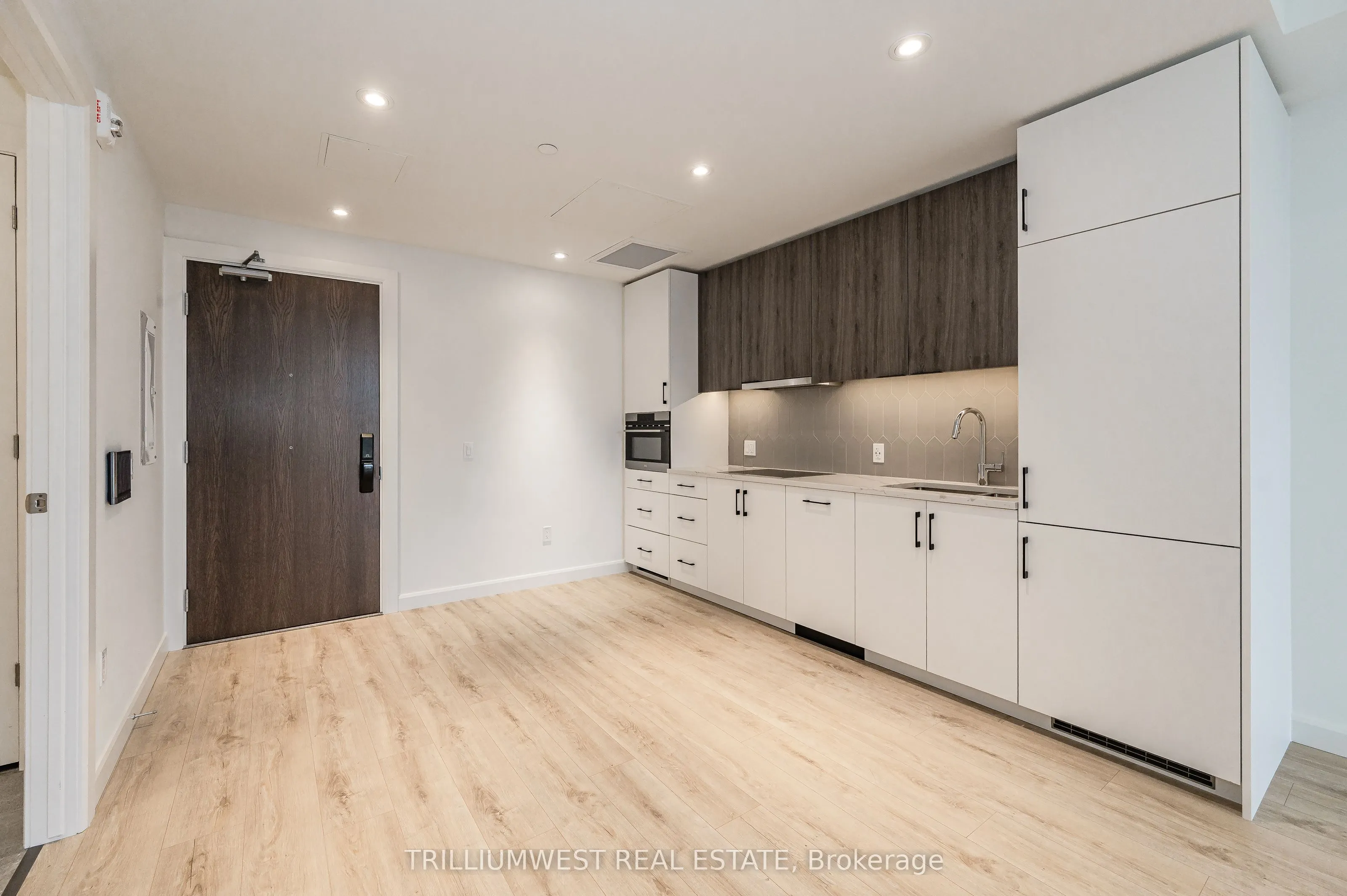 741 King Street W, #505