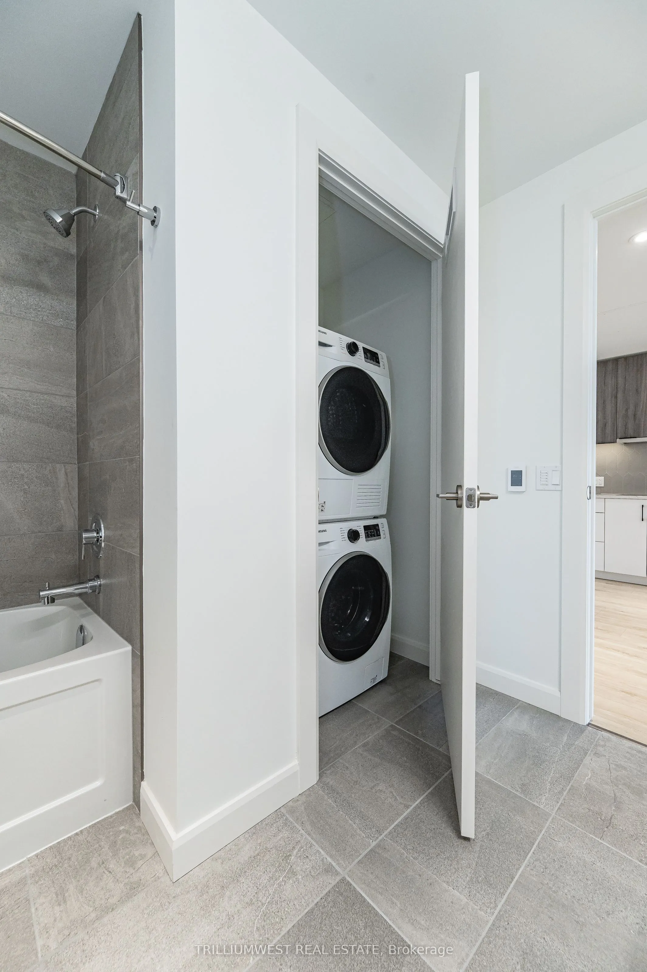 741 King Street W, #505