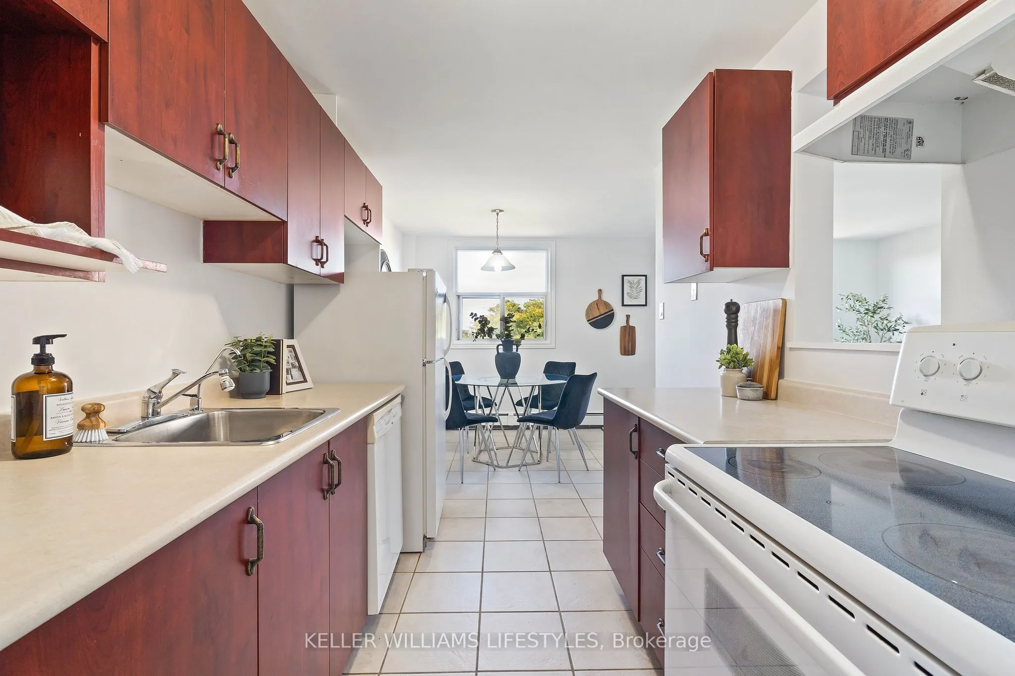931 Wonderland Road S, #511
