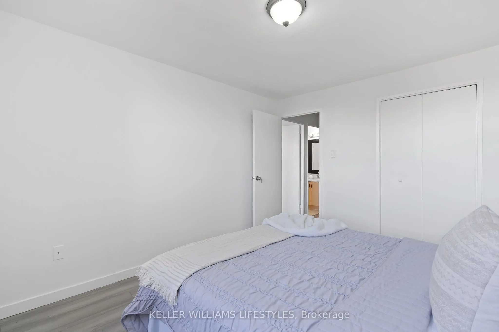 931 Wonderland Road S, #511