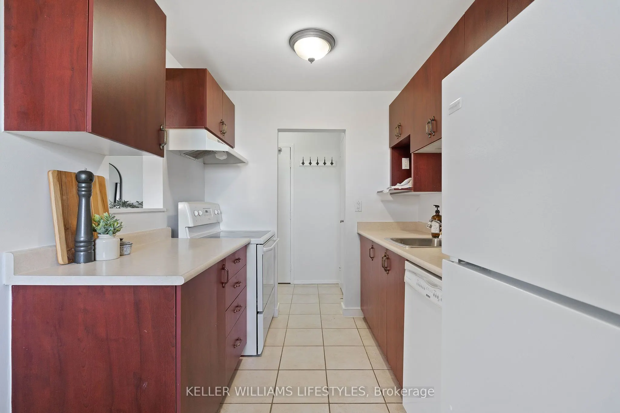 931 Wonderland Road S, #511