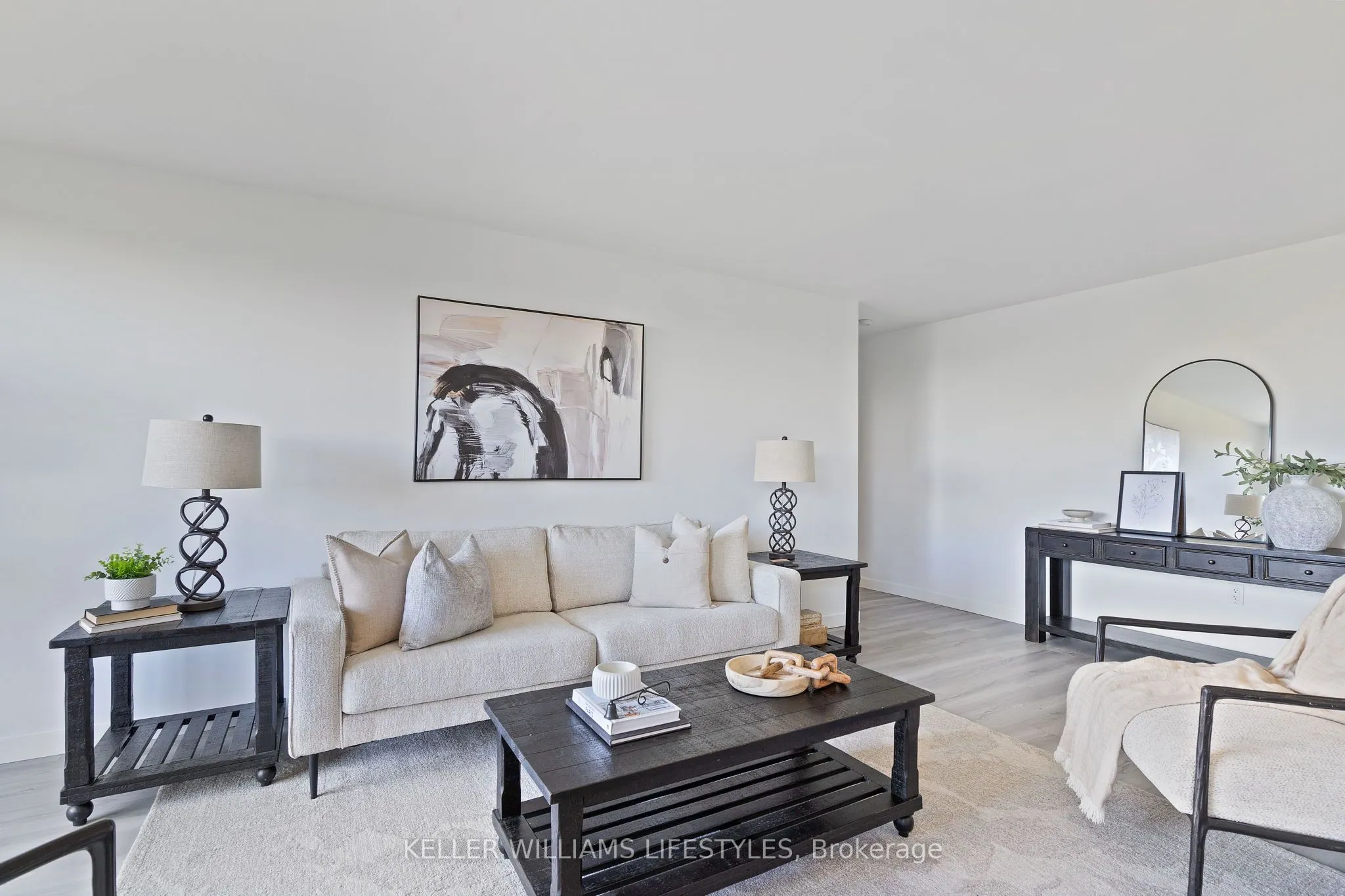 931 Wonderland Road S, #511