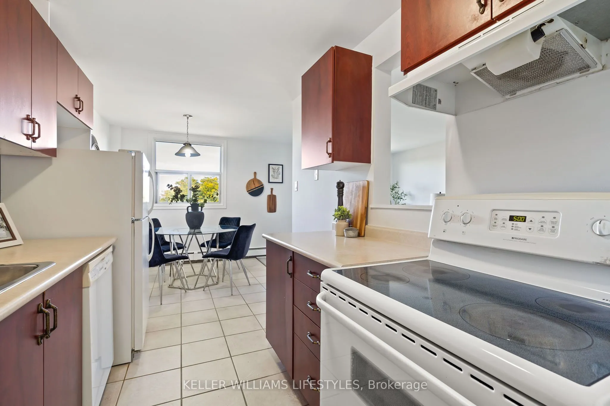 931 Wonderland Road S, #511