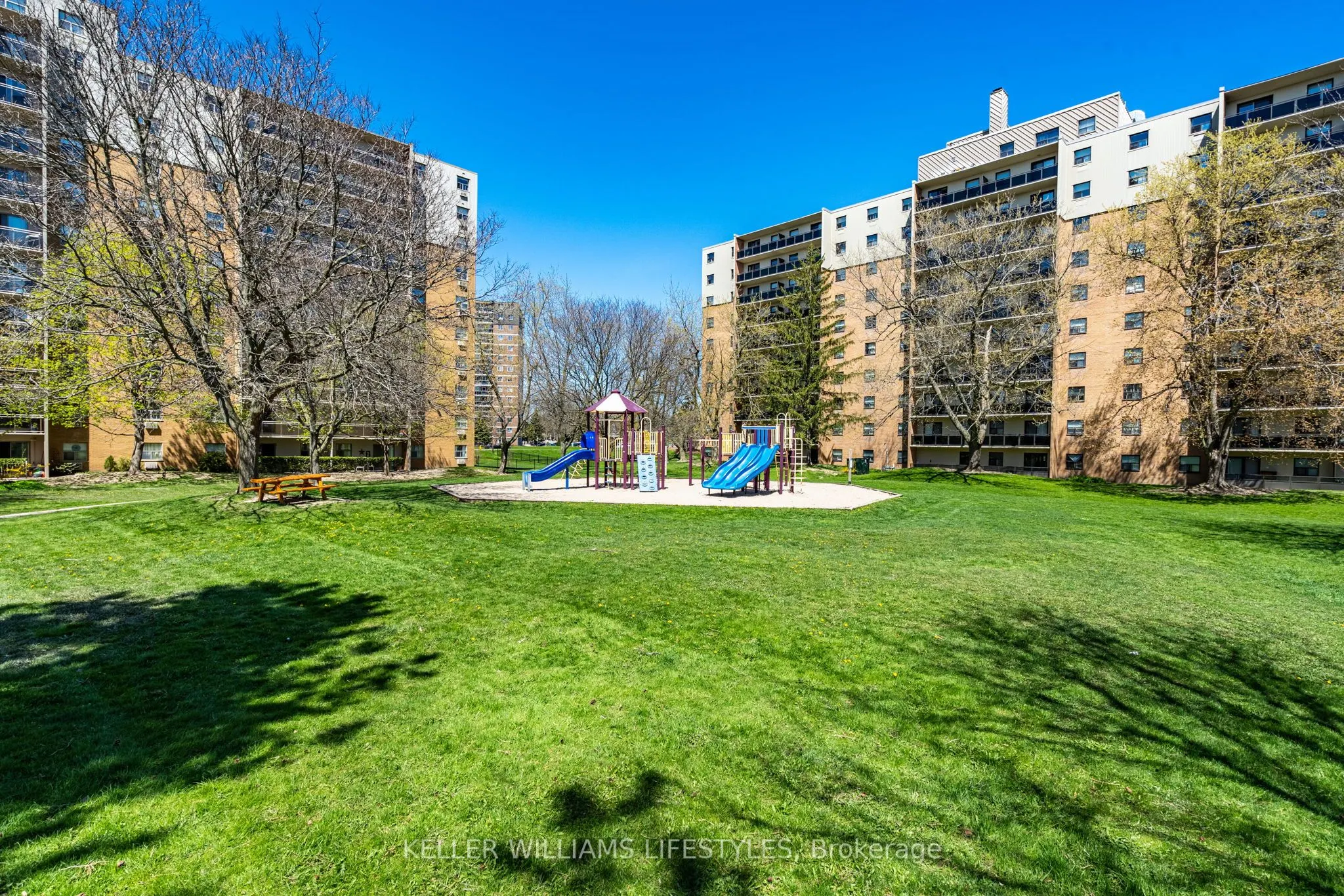 931 Wonderland Road S, #511