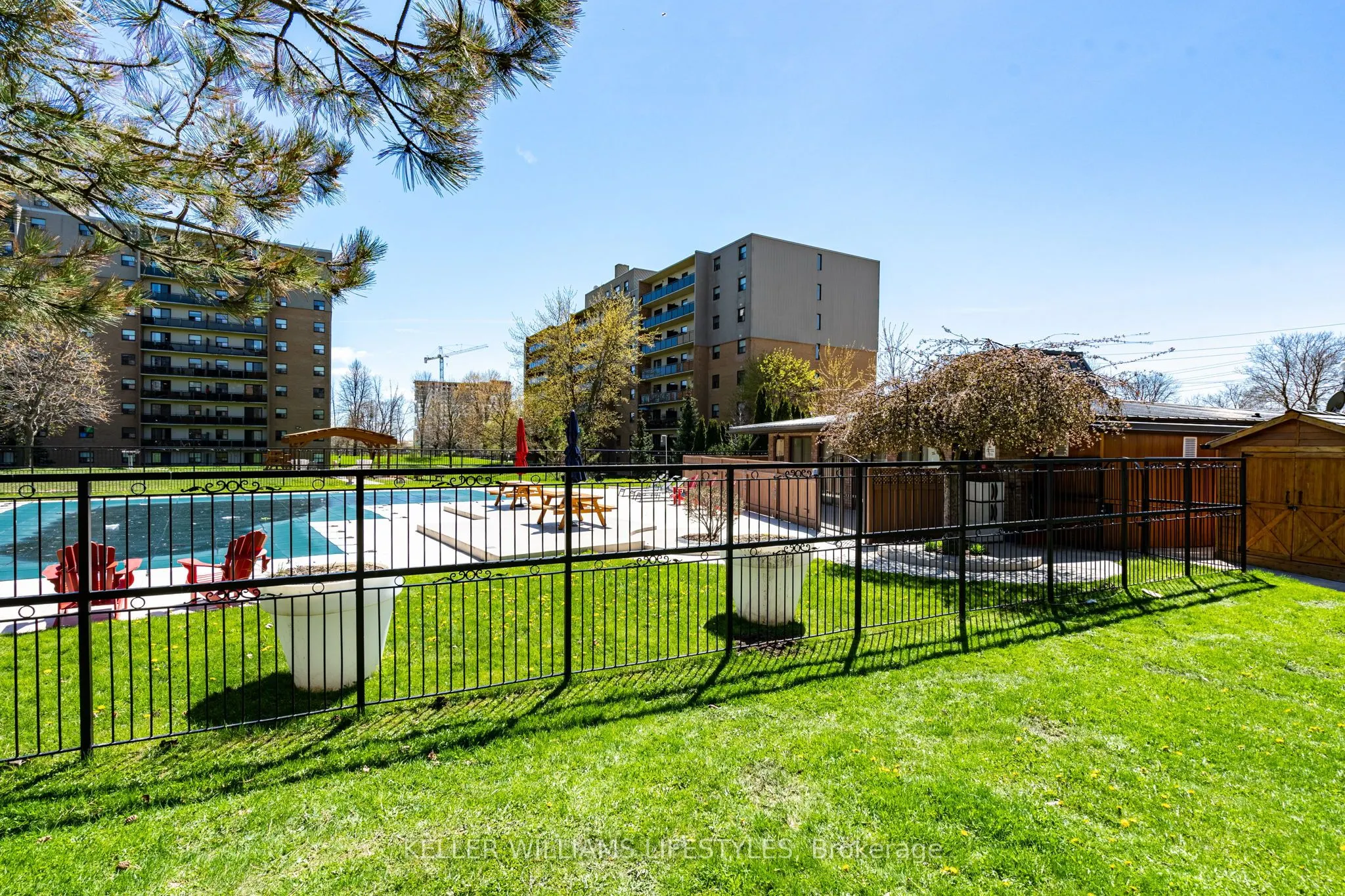 931 Wonderland Road S, #511