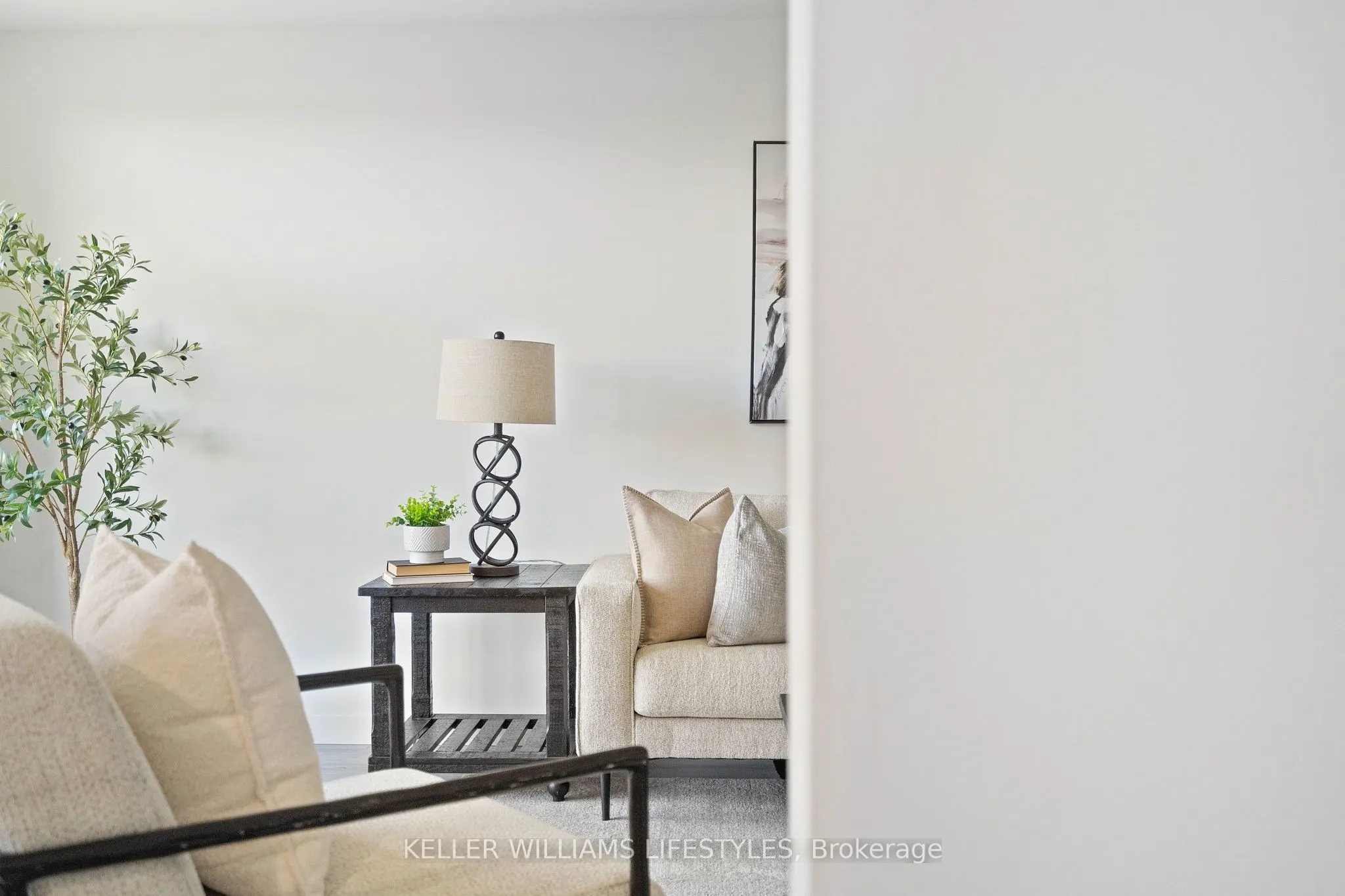 931 Wonderland Road S, #511