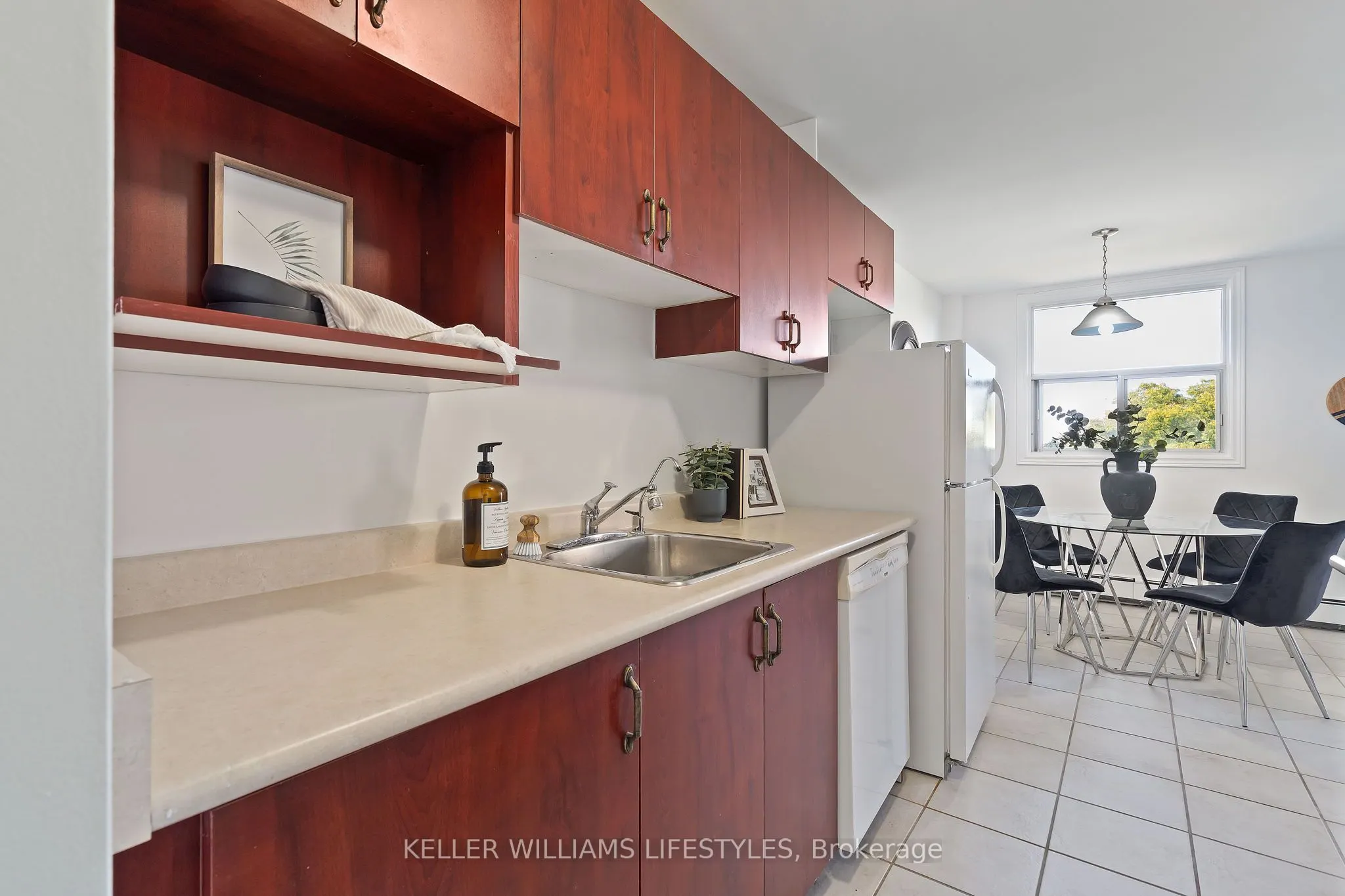 931 Wonderland Road S, #511