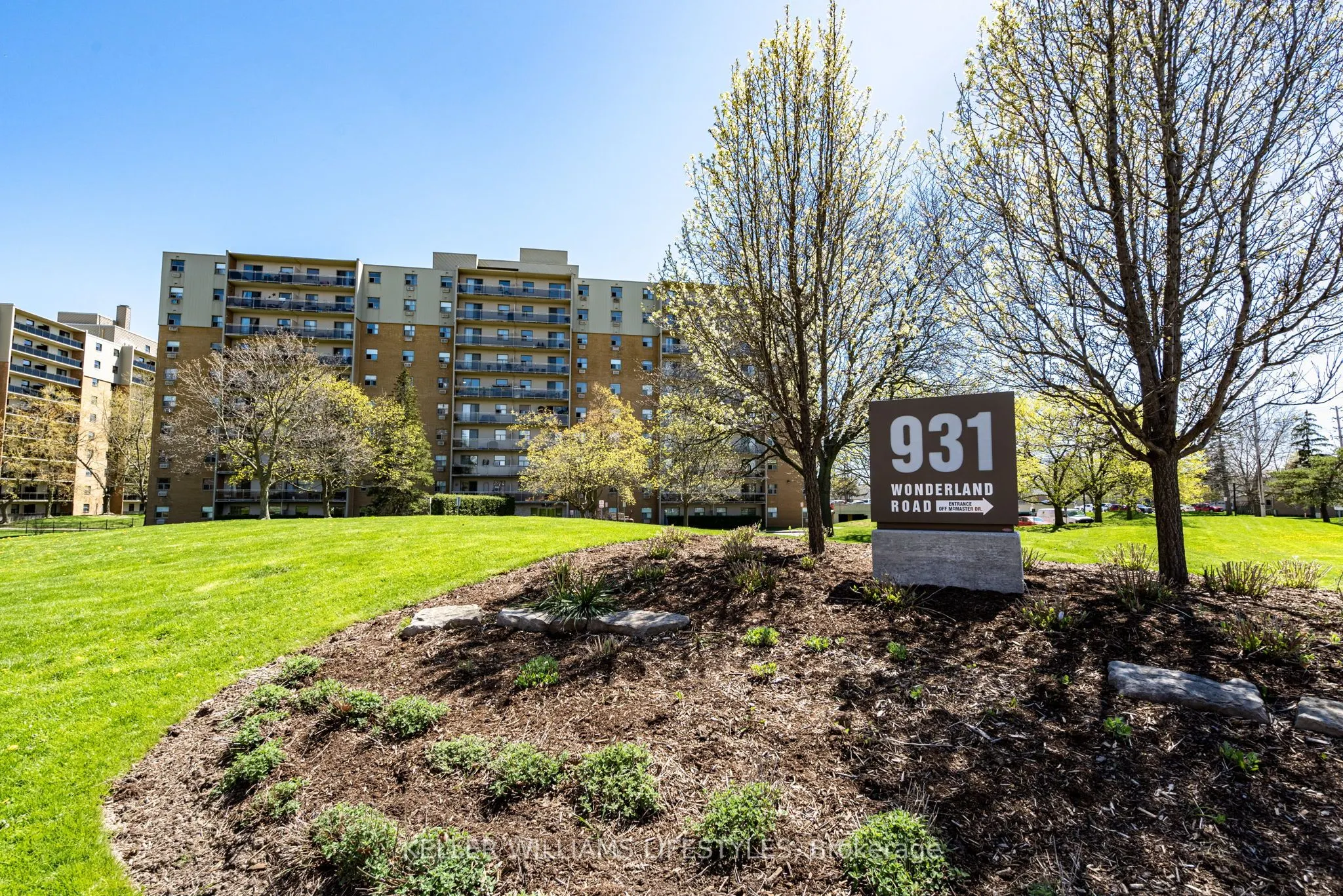 931 Wonderland Road S, #511
