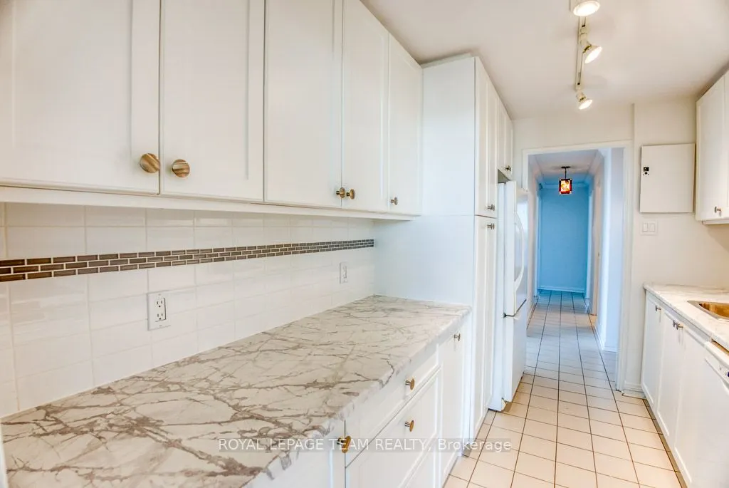 1025 Richmond Road, #2201
