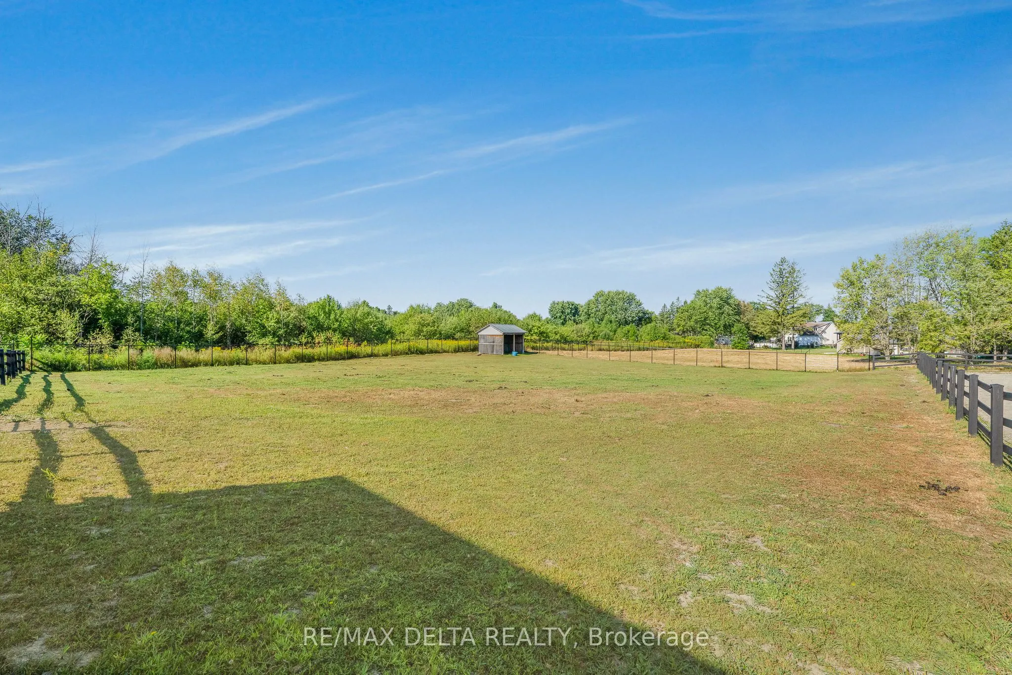 439 Front Road W
