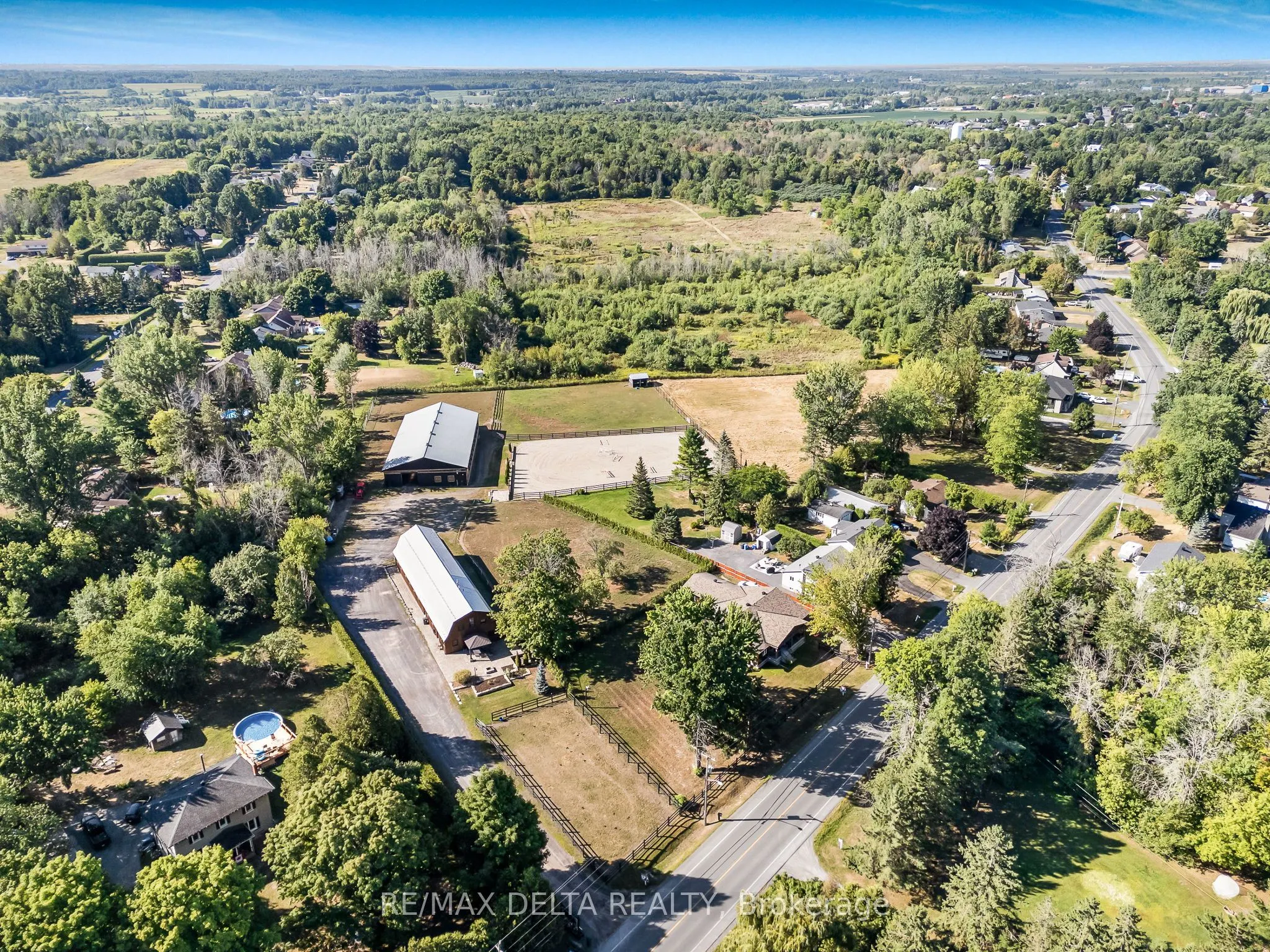 439 Front Road W