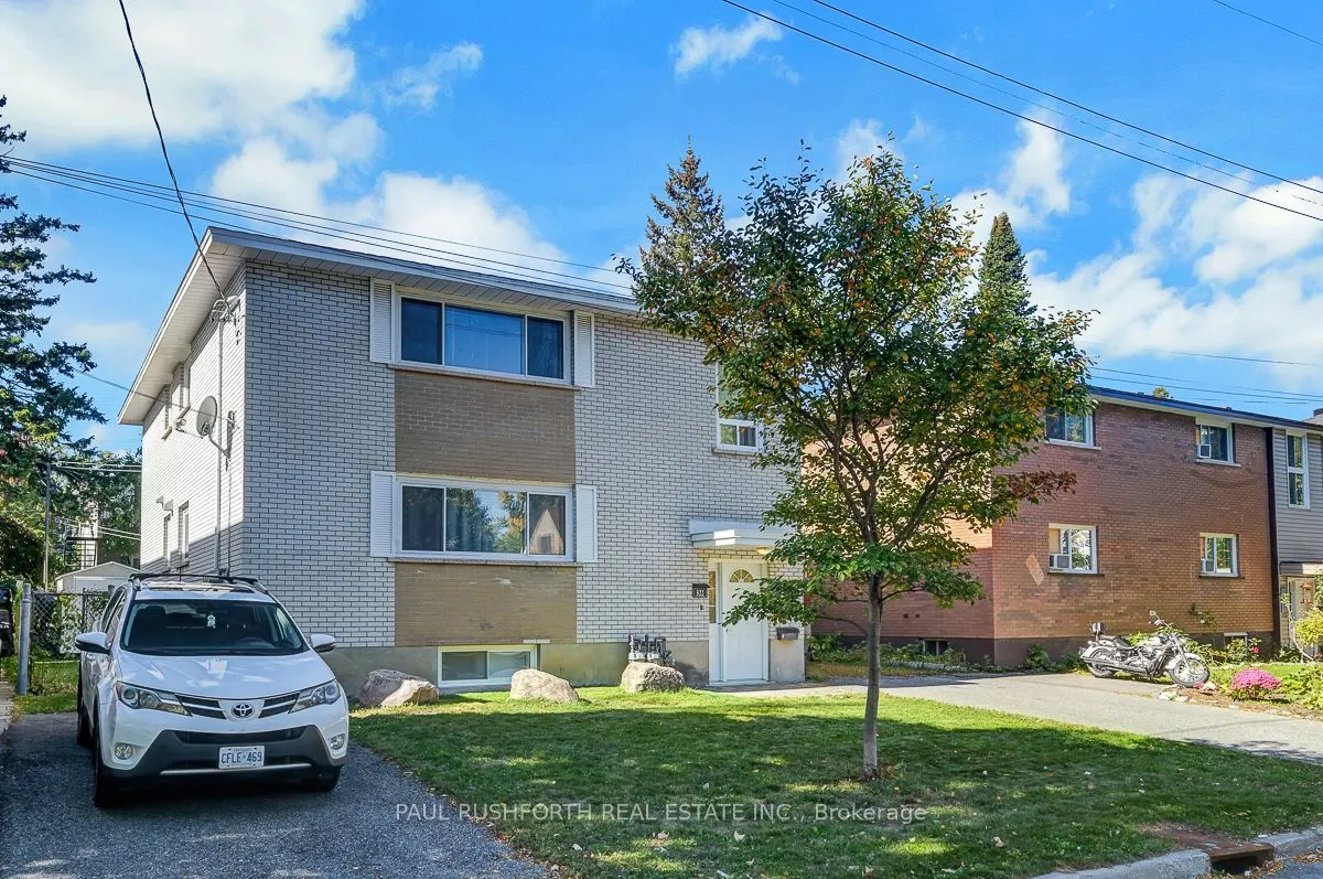 922 Pinewood Crescent