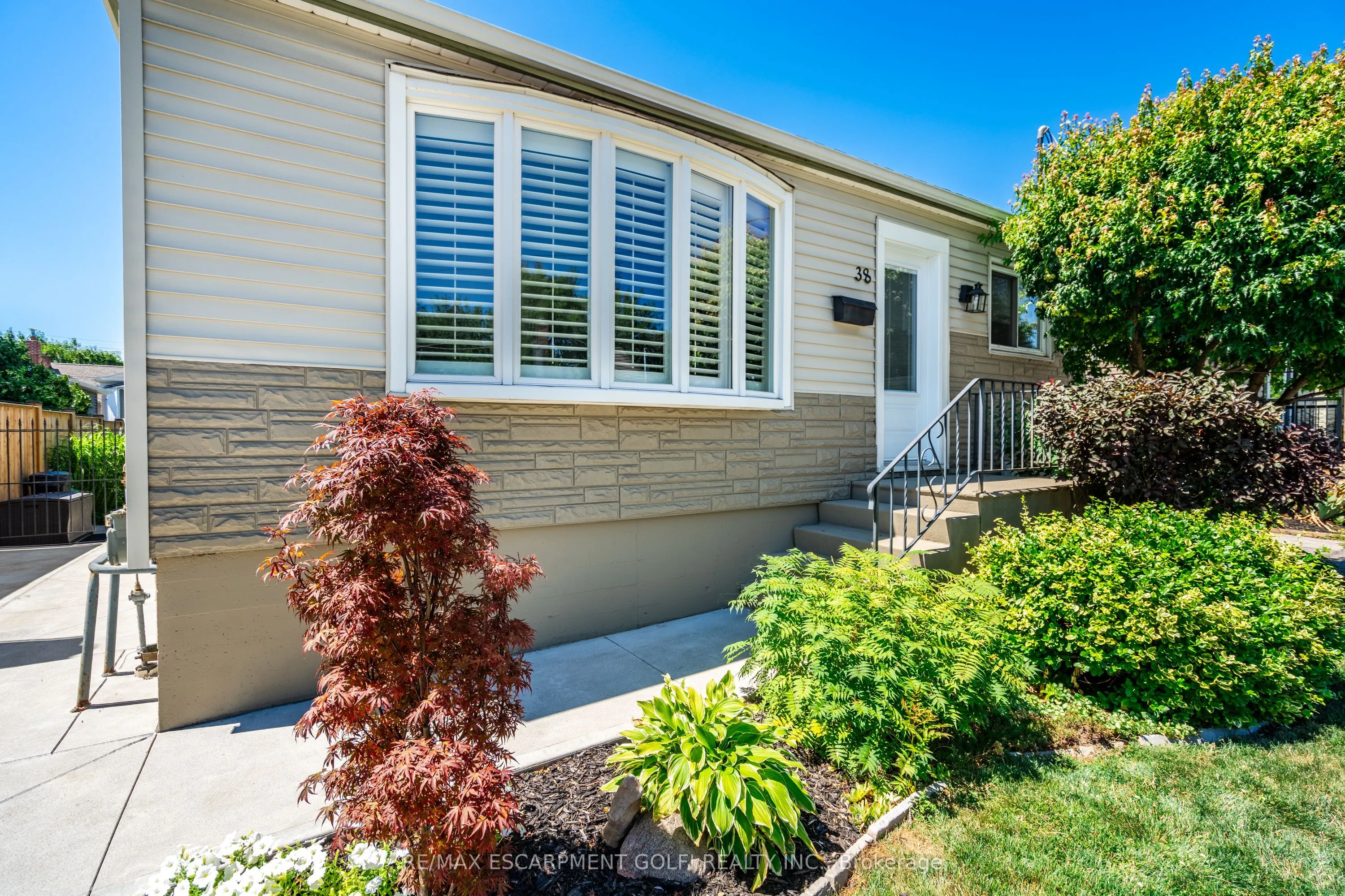 38 Salem Avenue