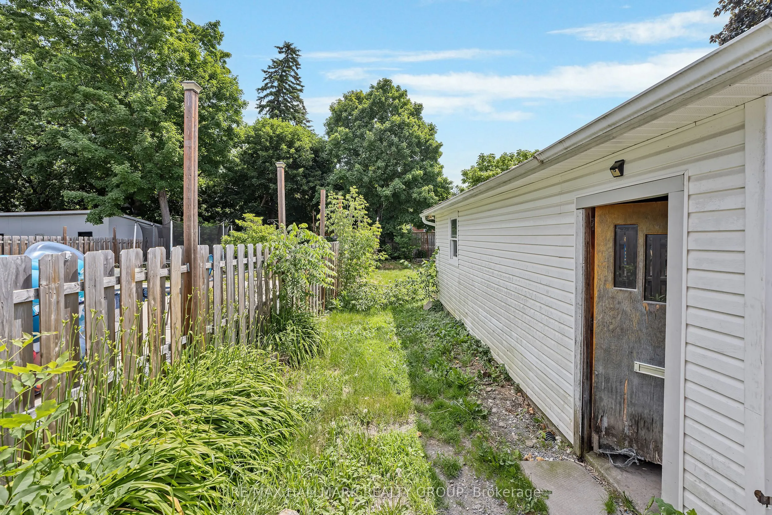 243 HARRIET Street