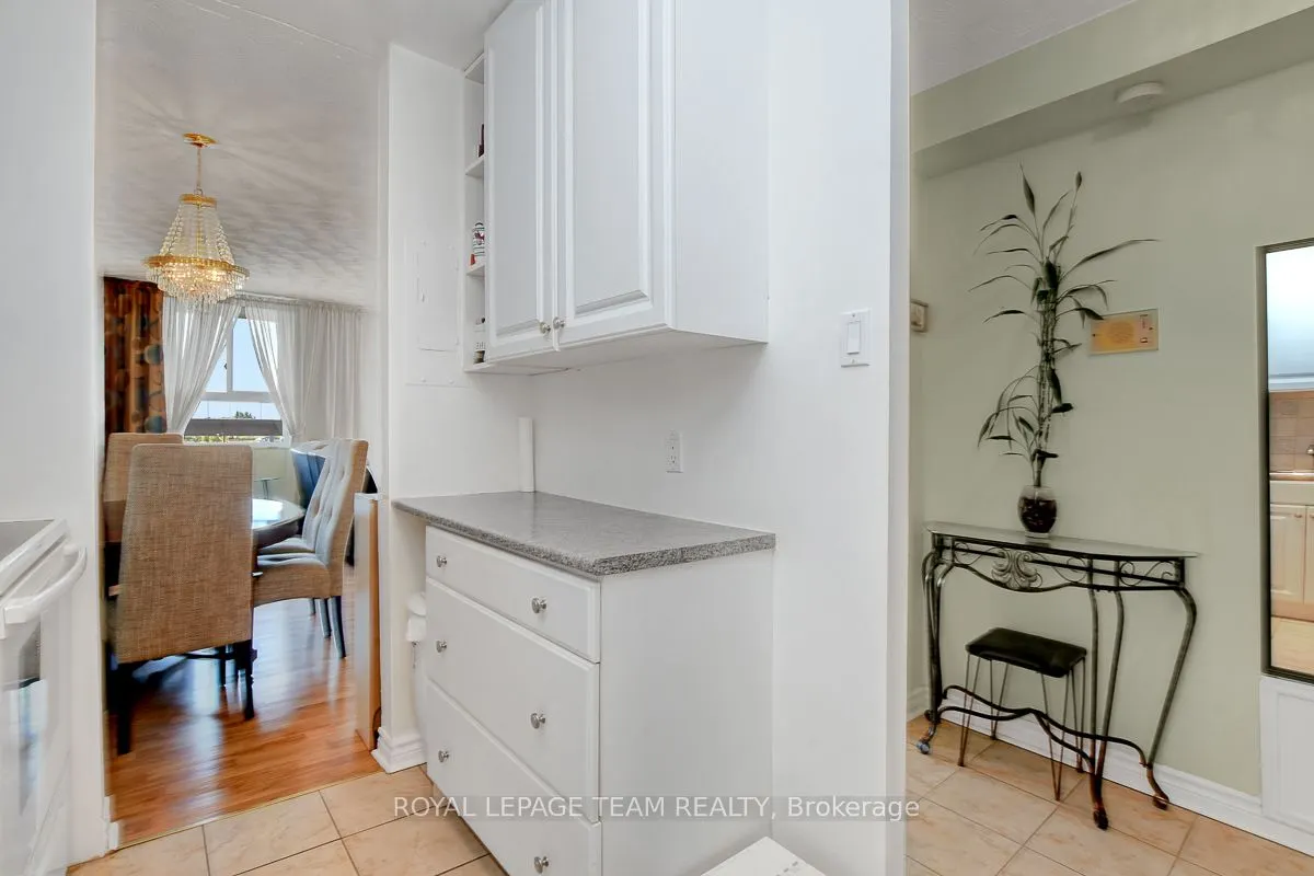 2000 JASMINE Crescent, #410