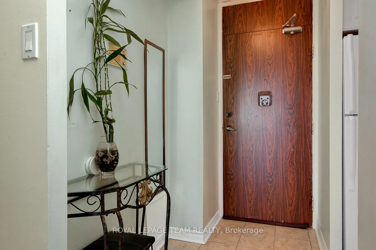 2000 JASMINE Crescent, #410
