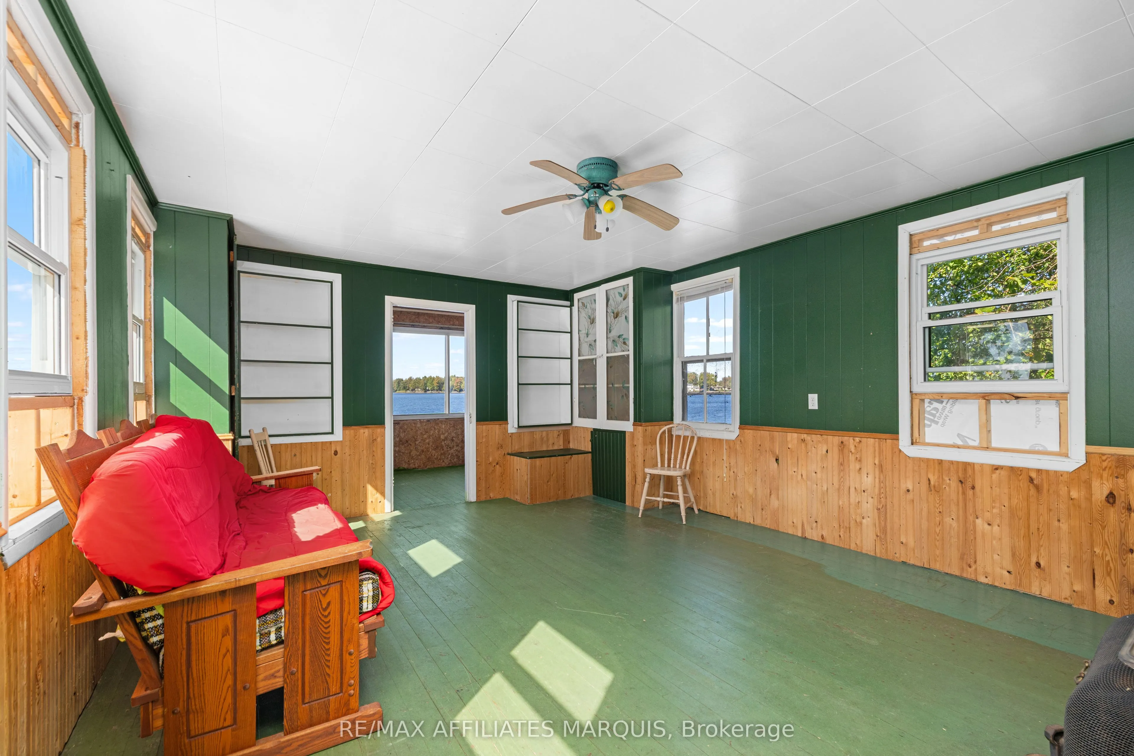 6 R9 (rideau Ferry) Road