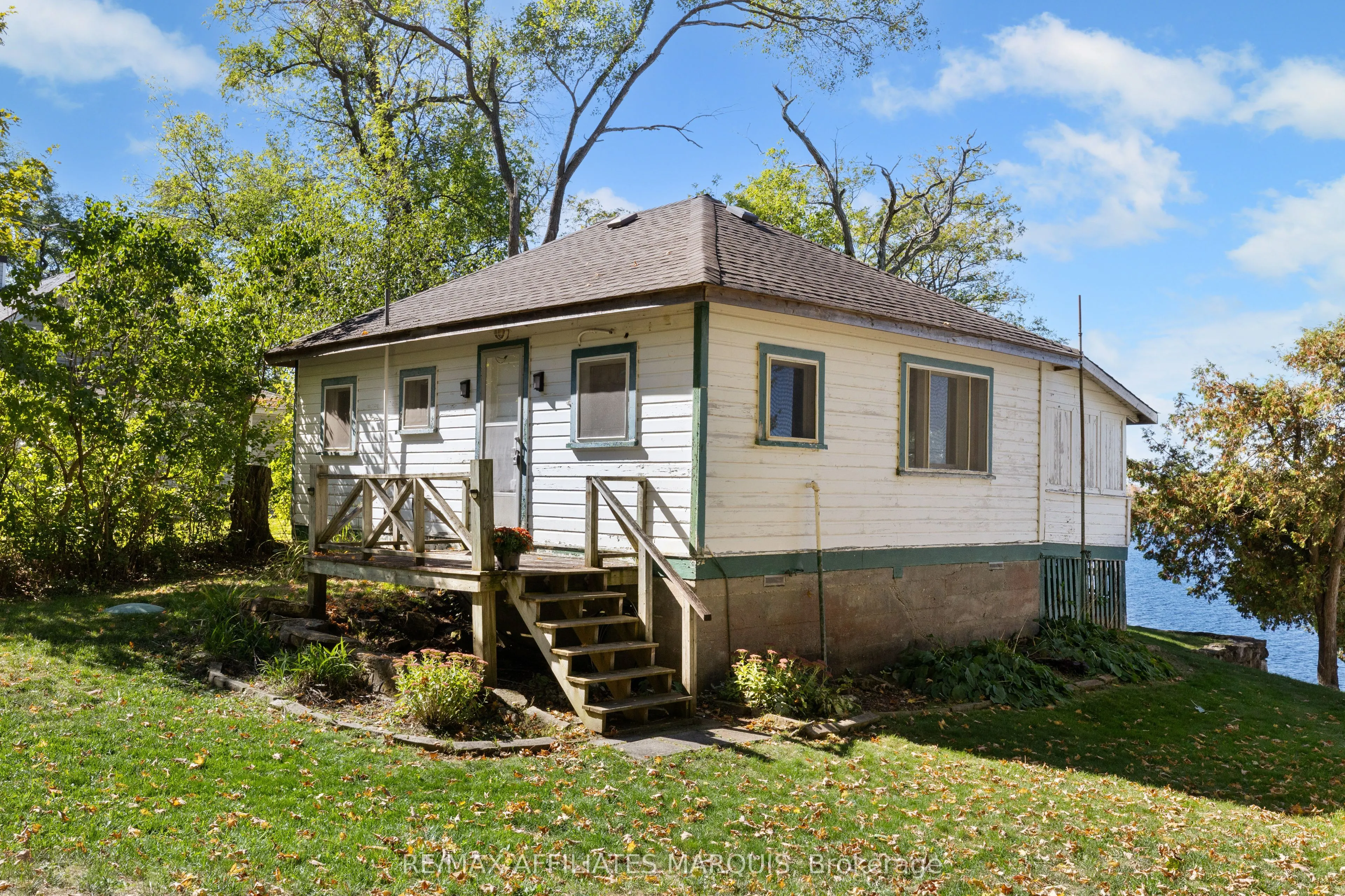 6 R9 (rideau Ferry) Road