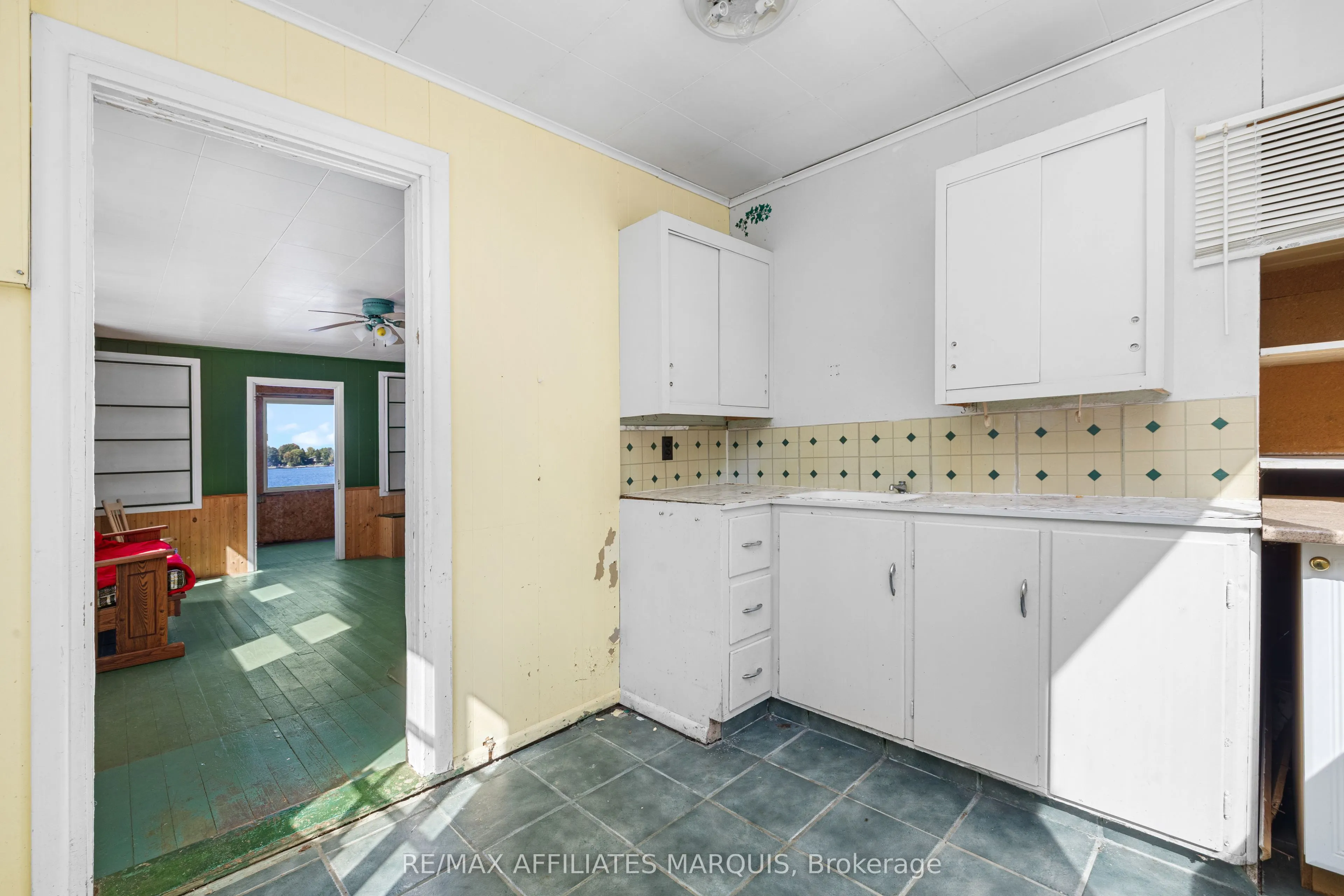 6 R9 (rideau Ferry) Road