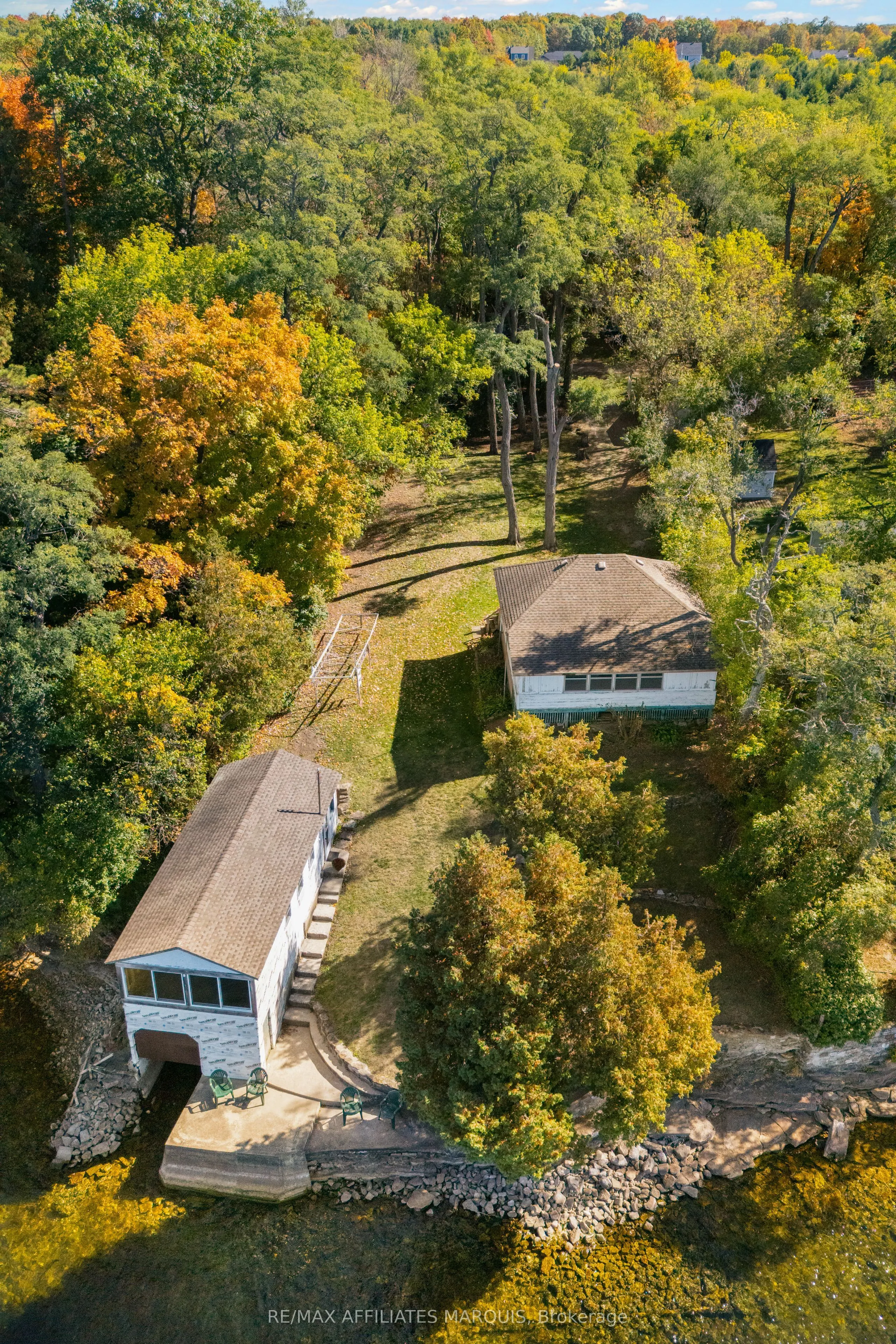 6 R9 (rideau Ferry) Road