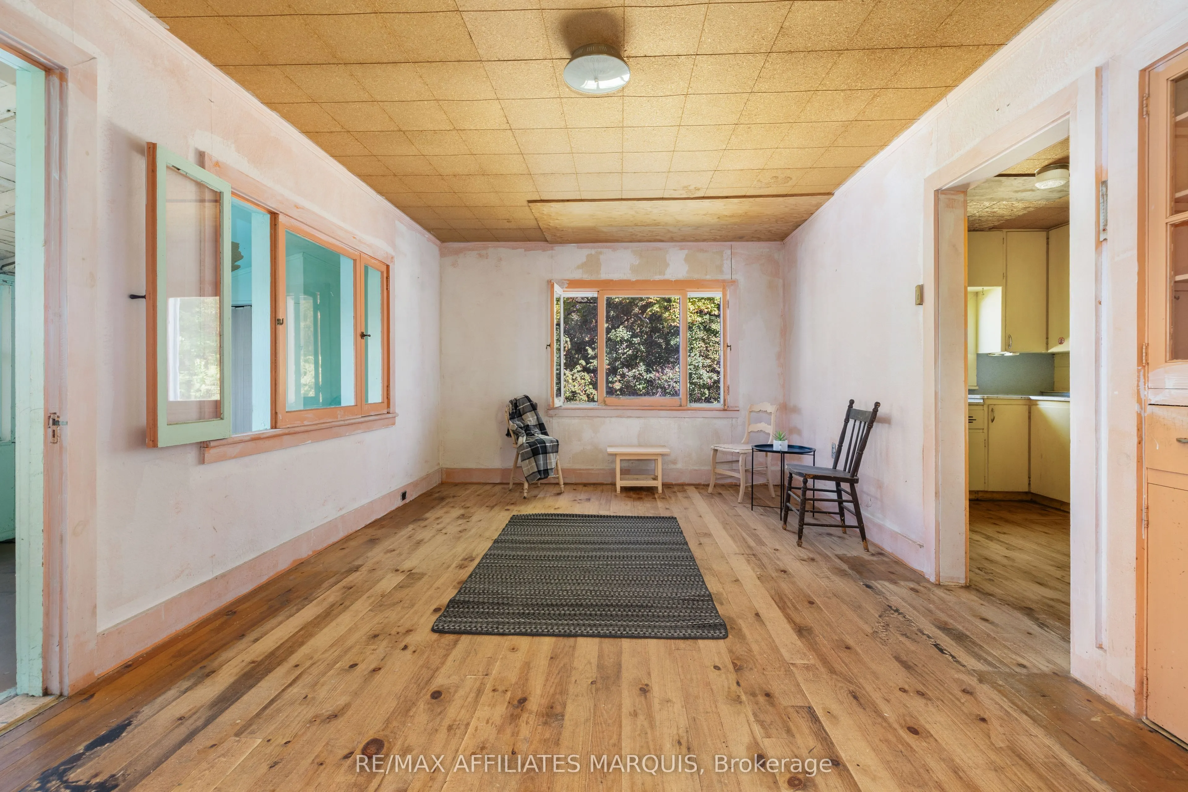 6 R9 (rideau Ferry) Road