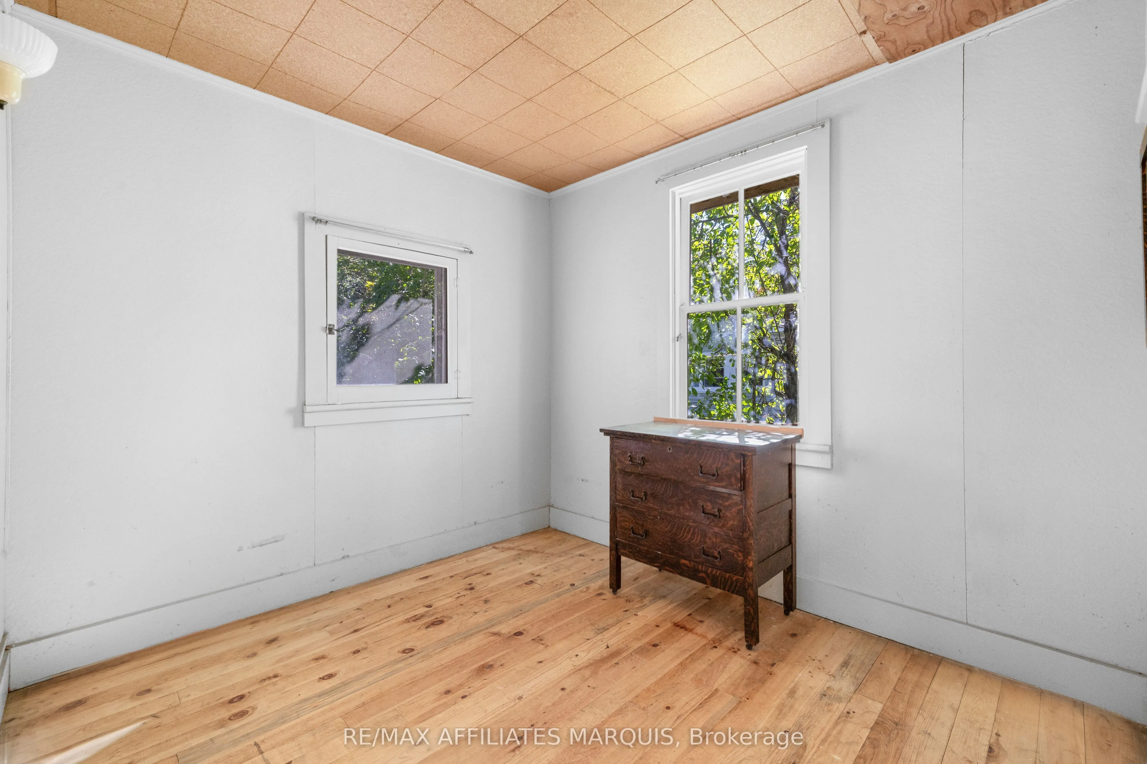 6 R9 (rideau Ferry) Road