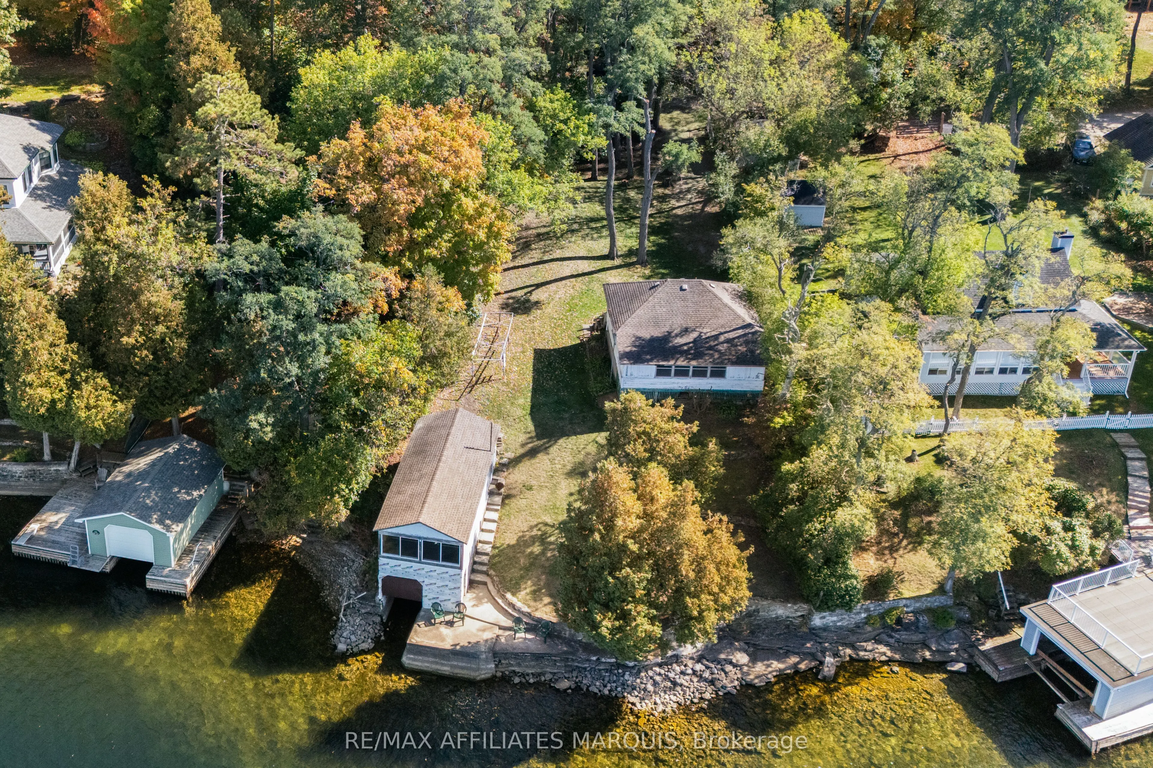 6 R9 (rideau Ferry) Road