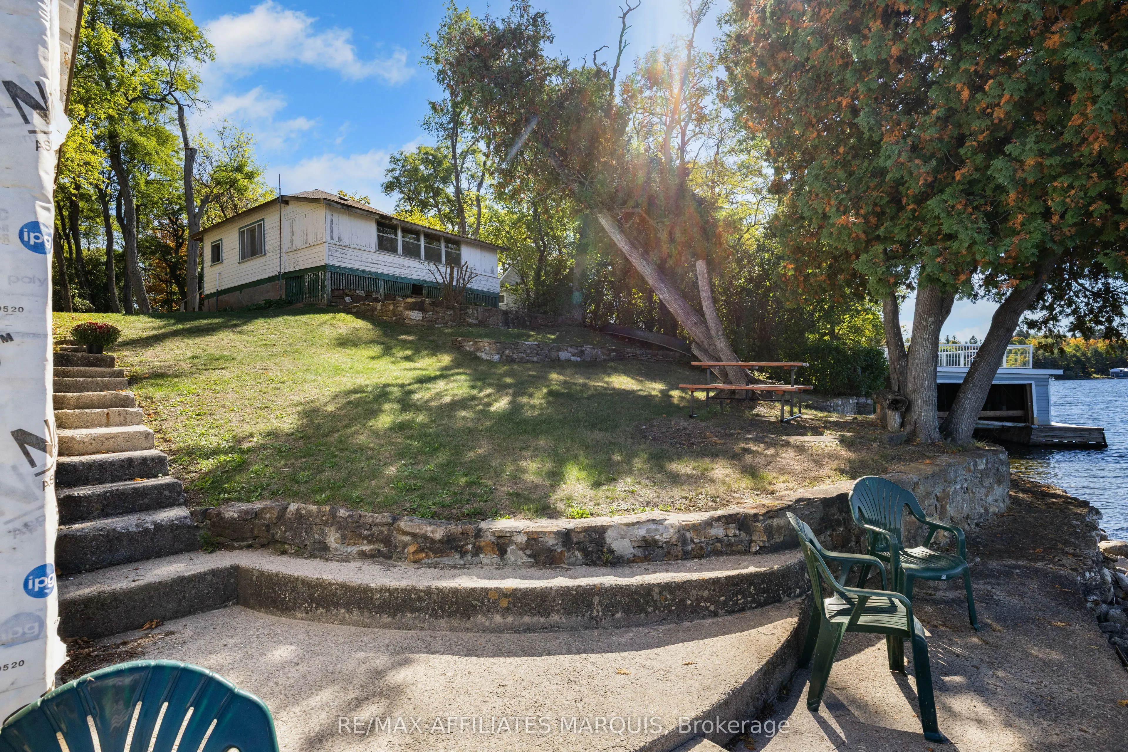 6 R9 (rideau Ferry) Road