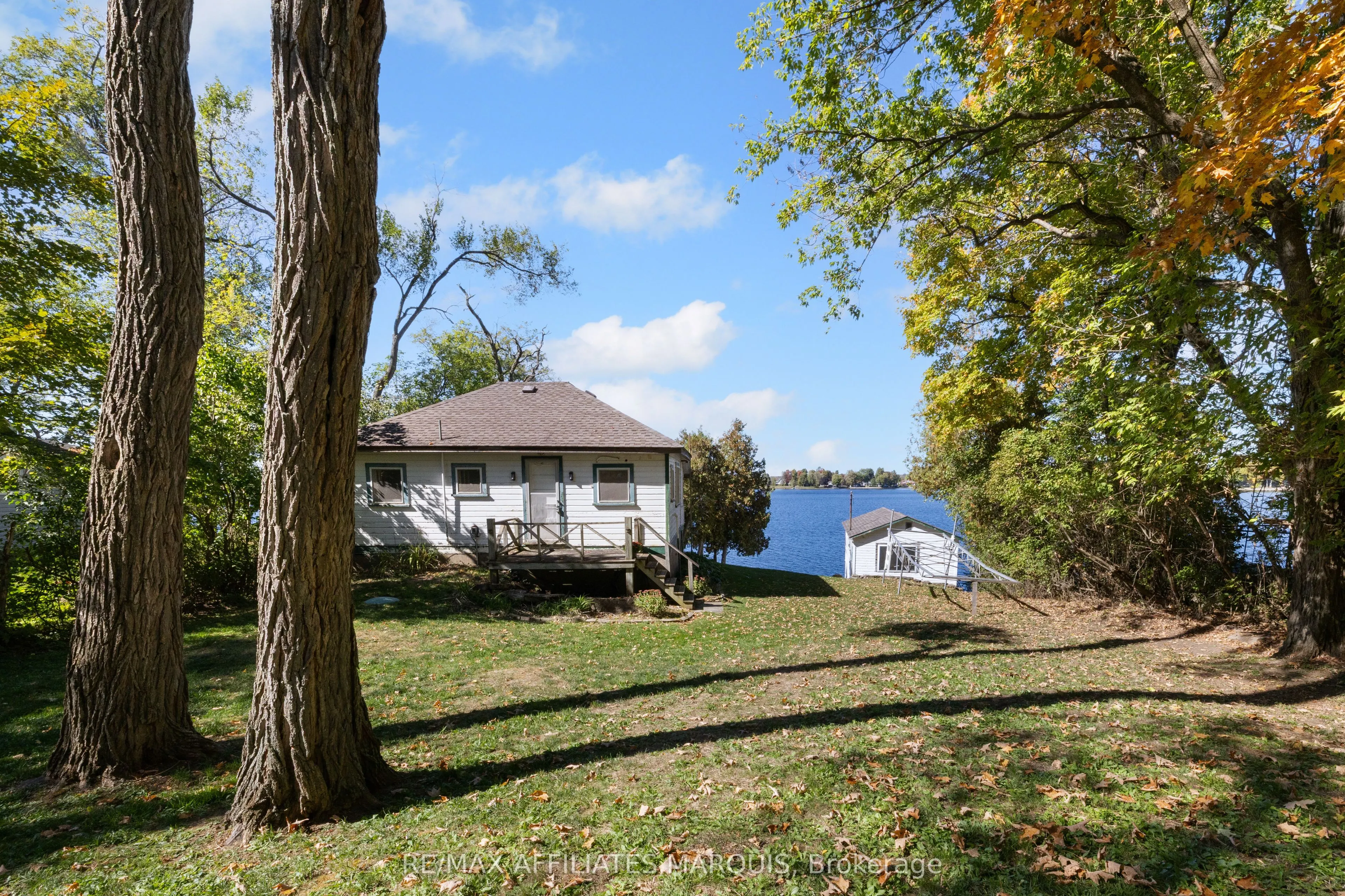 6 R9 (rideau Ferry) Road