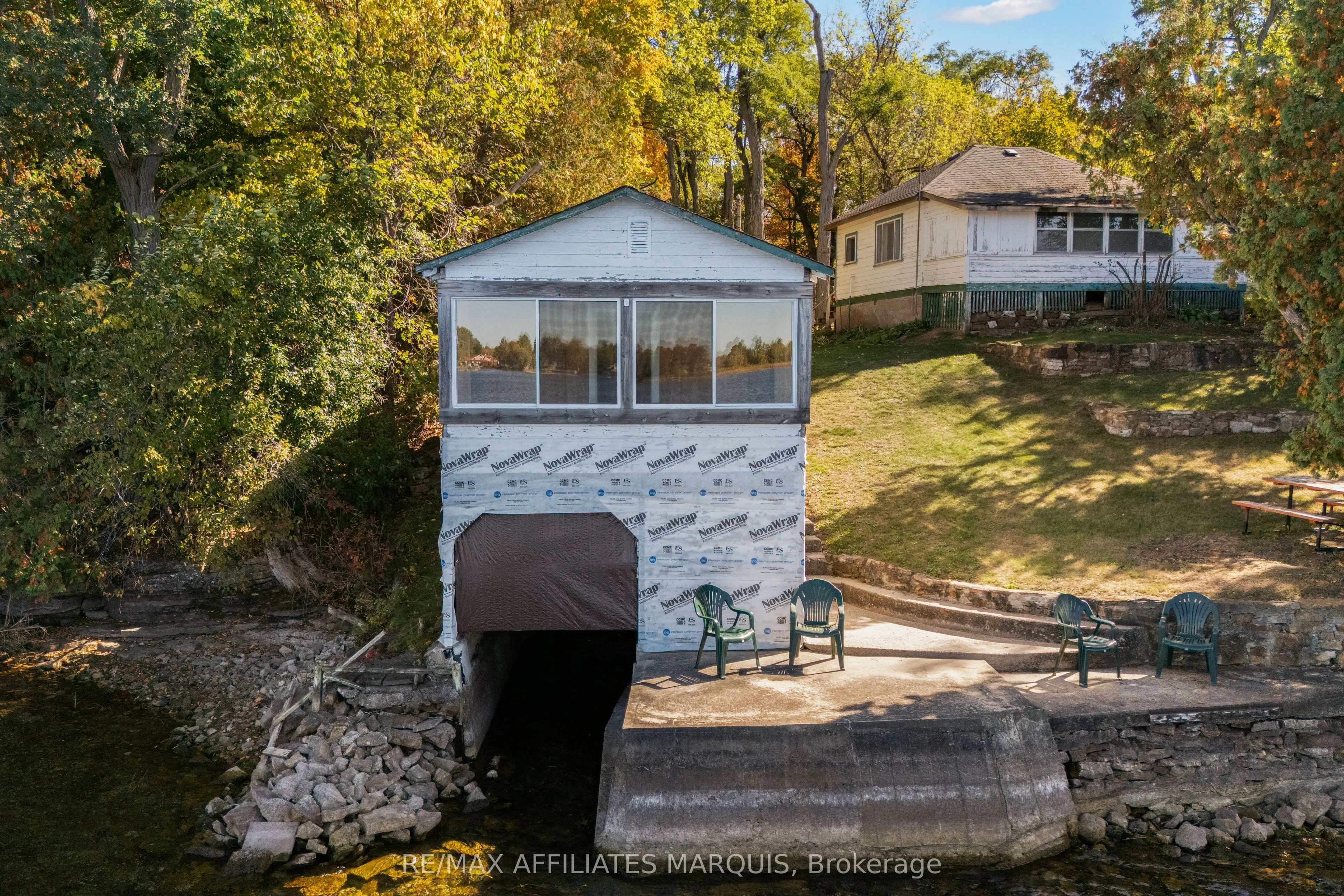 6 R9 (rideau Ferry) Road